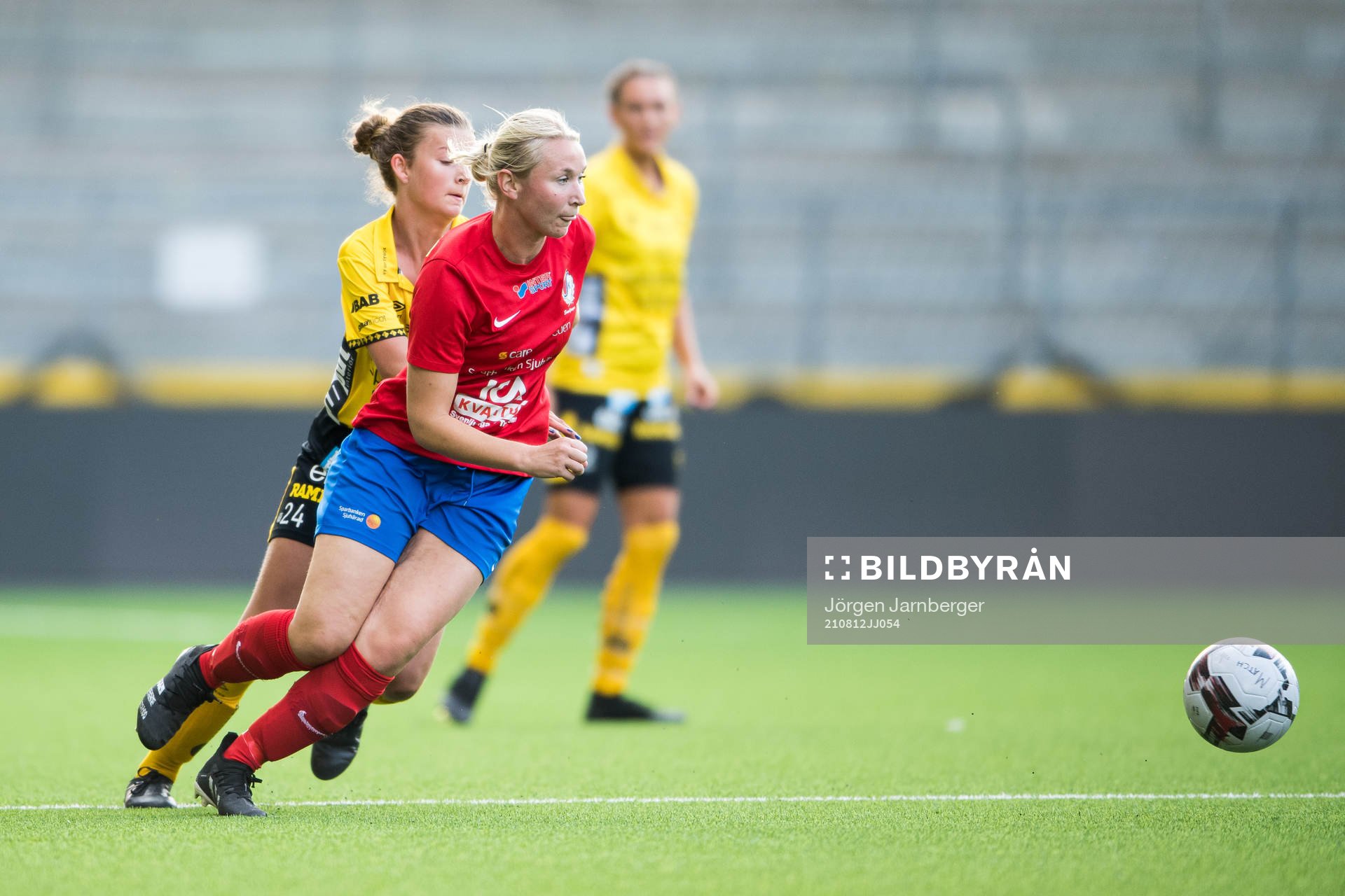 Svenljungas Anna Ebbesson och Elfsborgs Ida Backlund