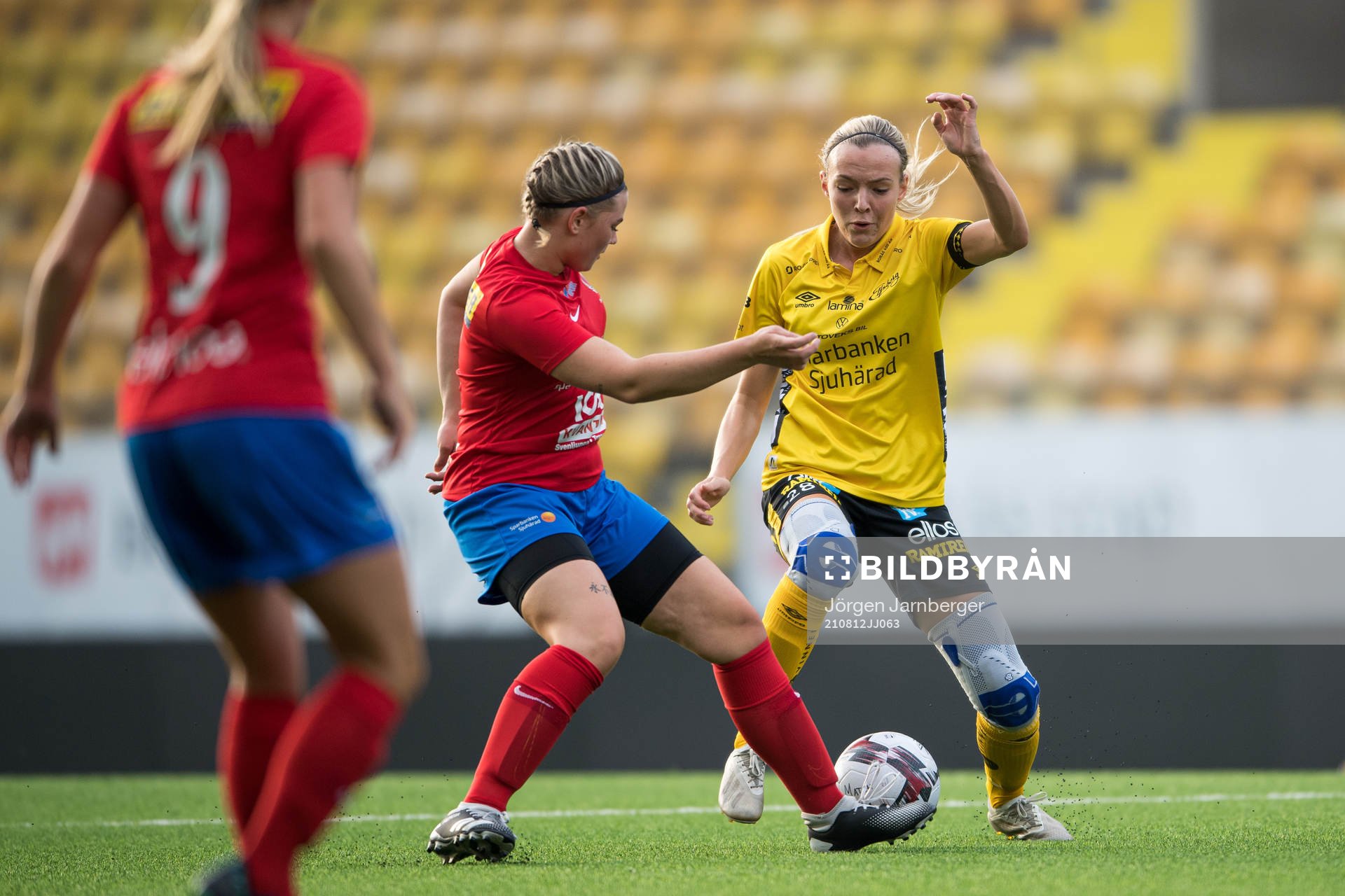 Elfsborgs Maja Wrångemyr och Svenljungas Tova Andreasson