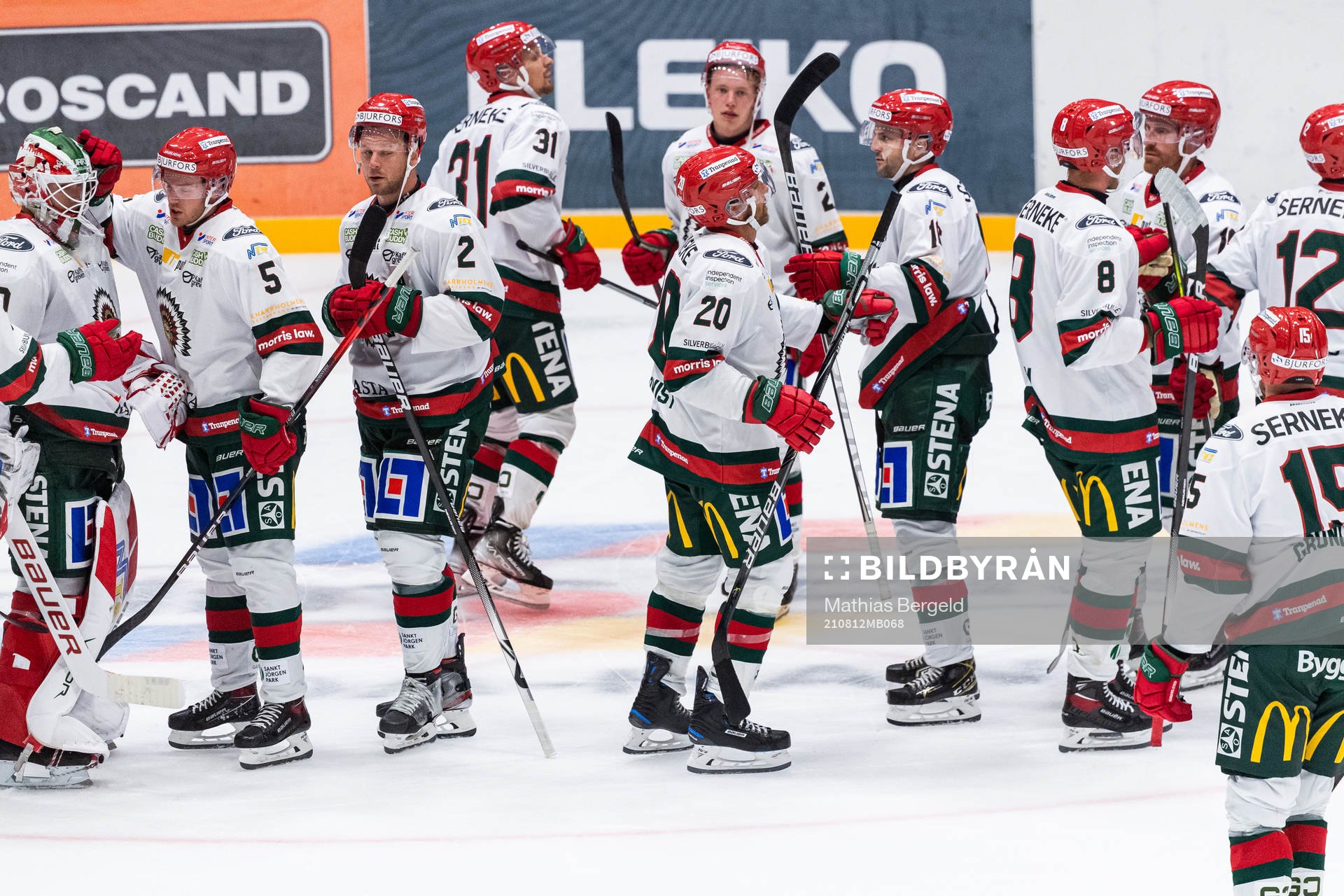 Frölundas spelare jublar