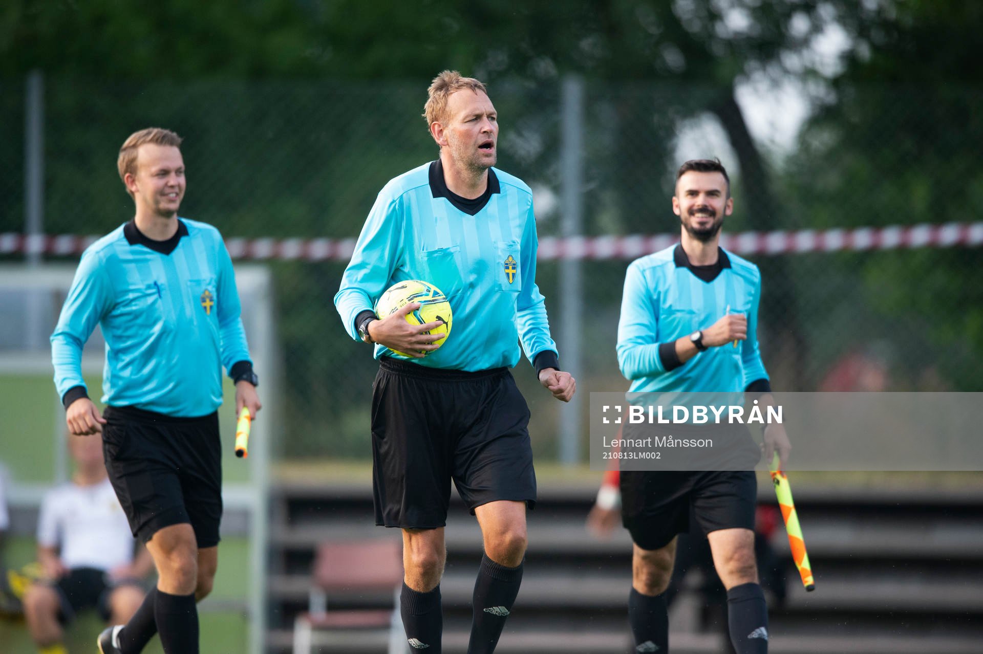 Domartrion gör entré i matchen i division 2 mellan BK
