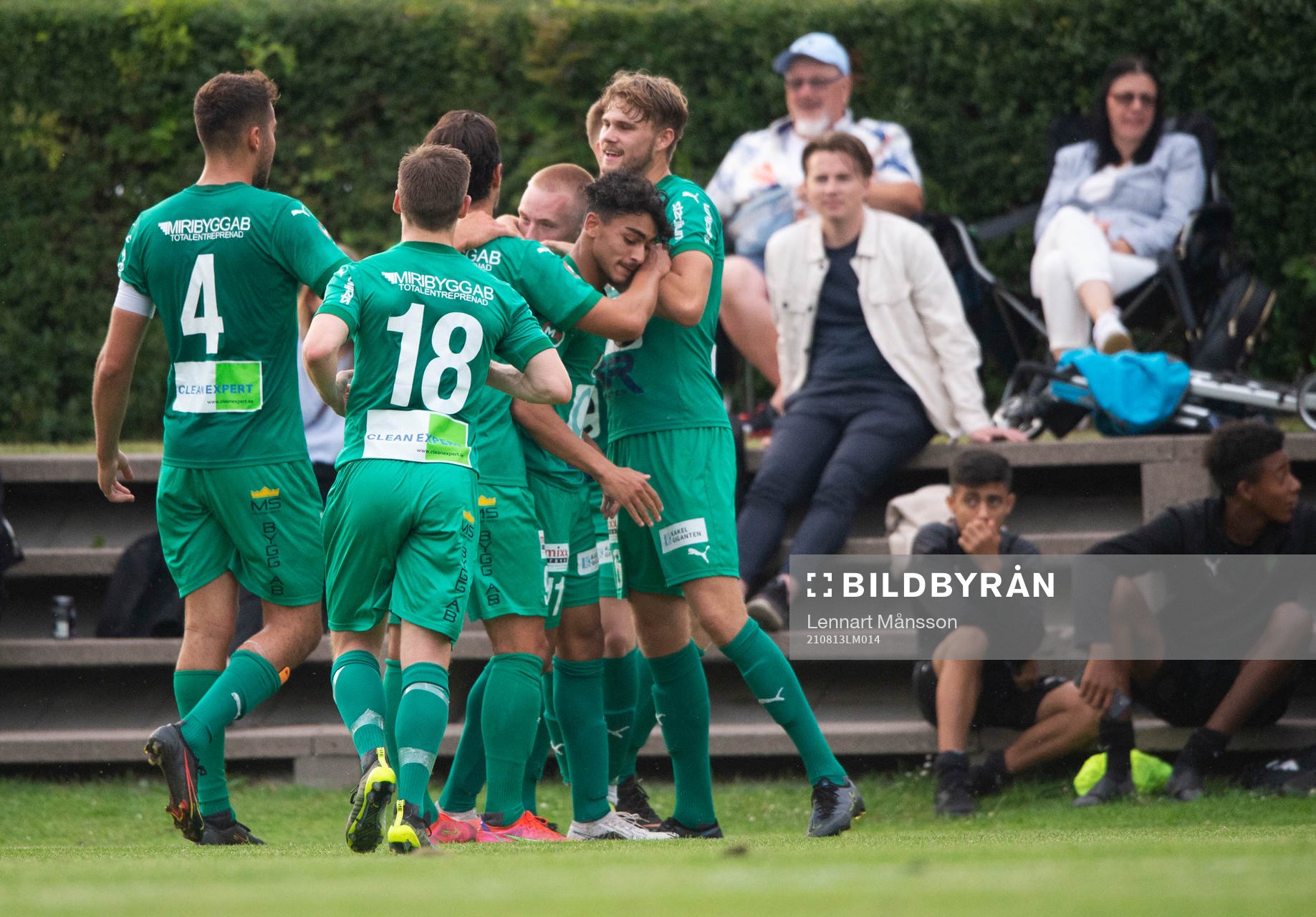 BK Olympic jublar över mål i matchen i division 2 mellan