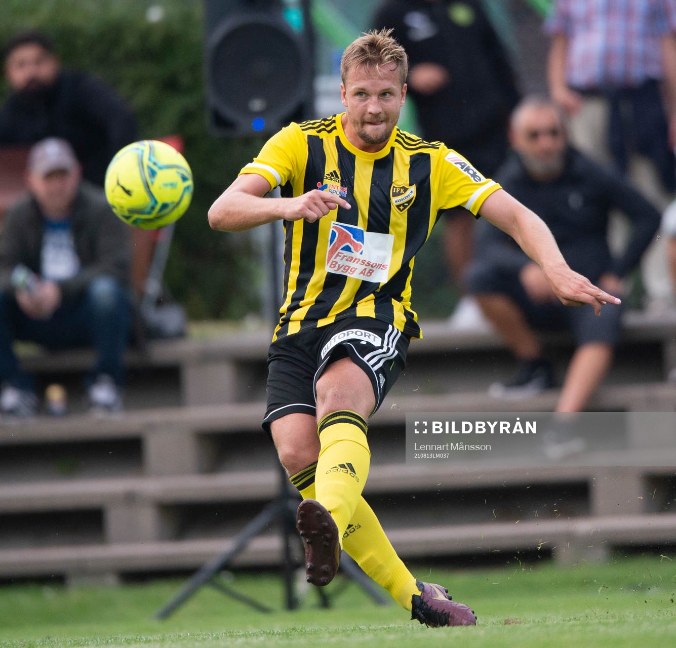 IFK Hässleholms Hampus Rydh i matchen i division 2 mellan