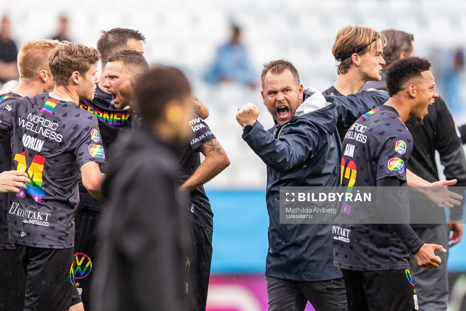 IFK Göteborgs Marcus Berg, tränare Mikael Stahre och Tobias Sana jublar efter fotbollsmatchen i Allsvenskan mellan Malmö FF och IFK Göteborg den 14 augusti 2021 i Malmö.