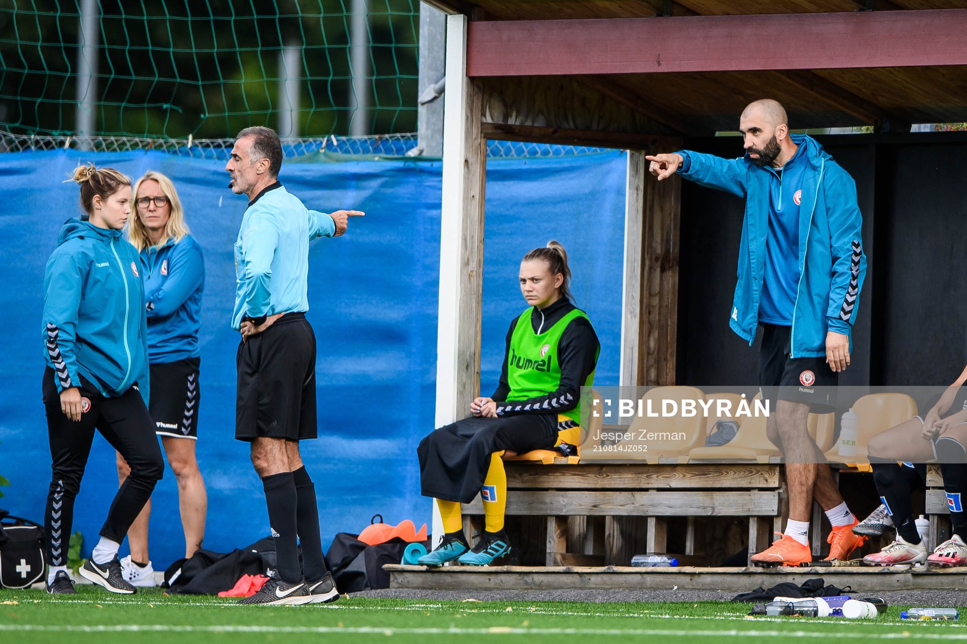 Kristianstads målvaktstränare Bojan Jovic blir utvisad