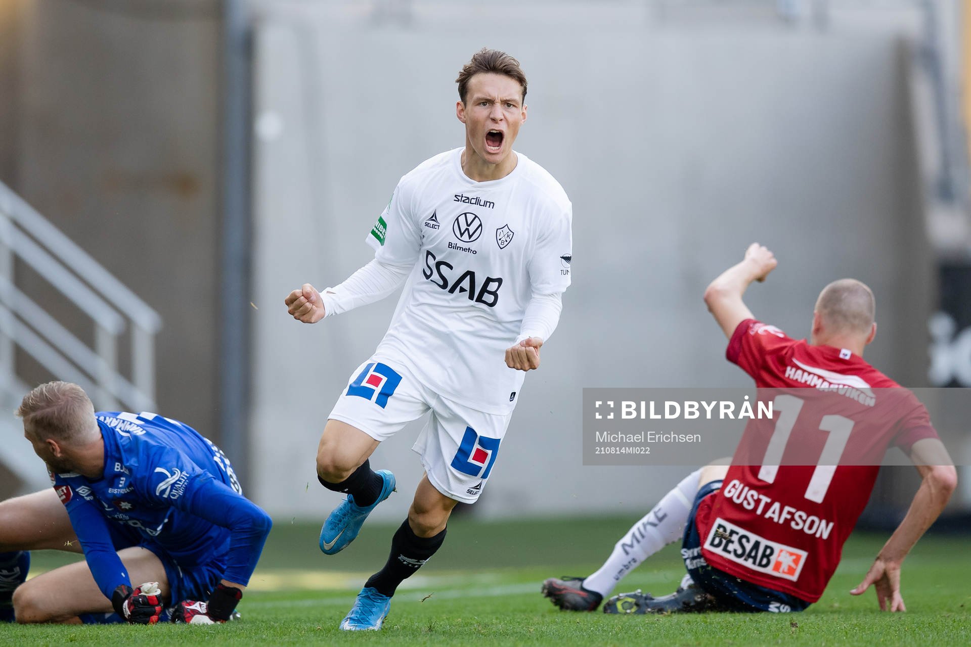 Brages Filip Sjöberg jublar efter 1-1 under fotbollsmatchen i Superettan mellan Örgryte och Brage den 14 augusti 2021 i Göteborg. 