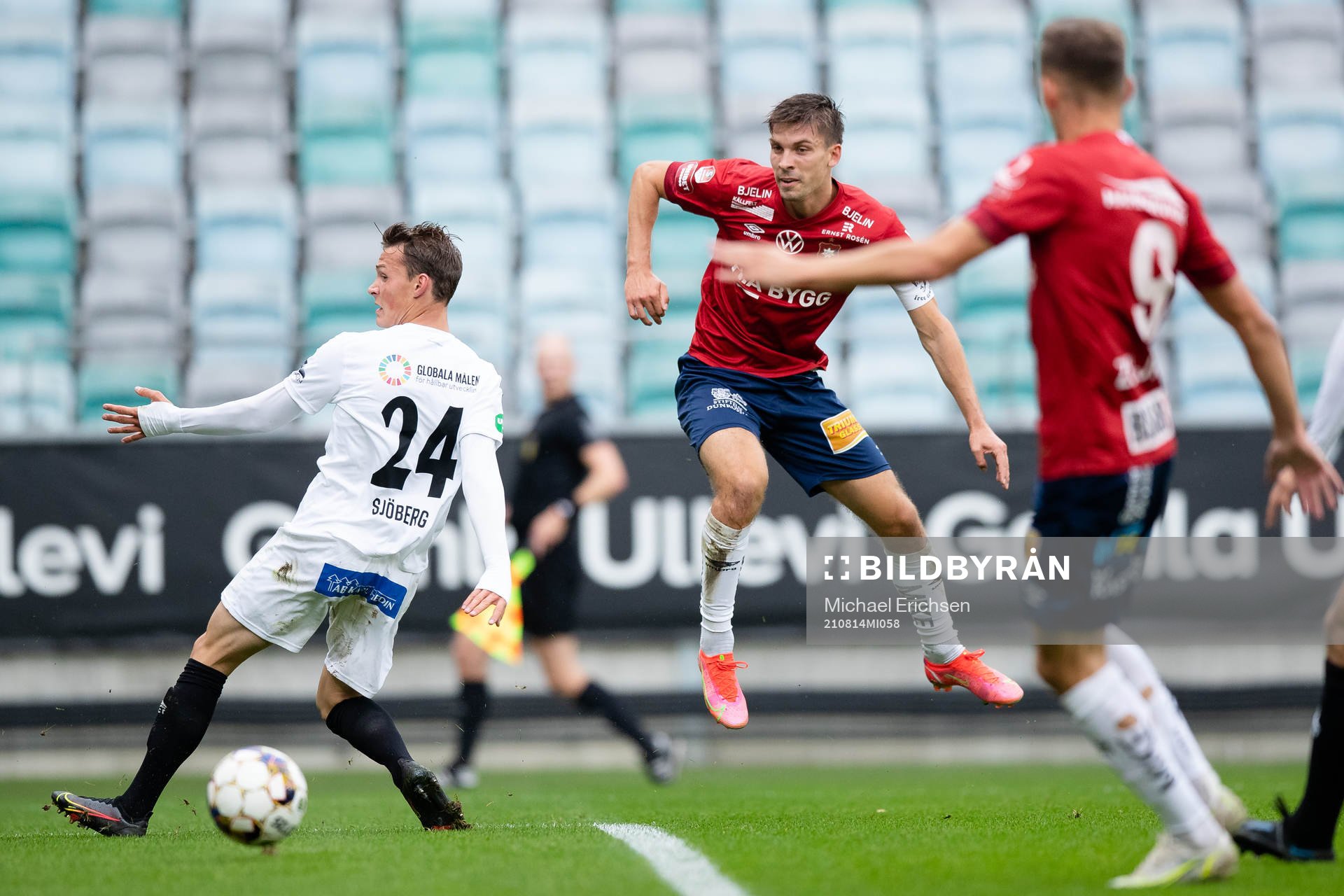 Örgrytes Daniel Paulson med ett skott