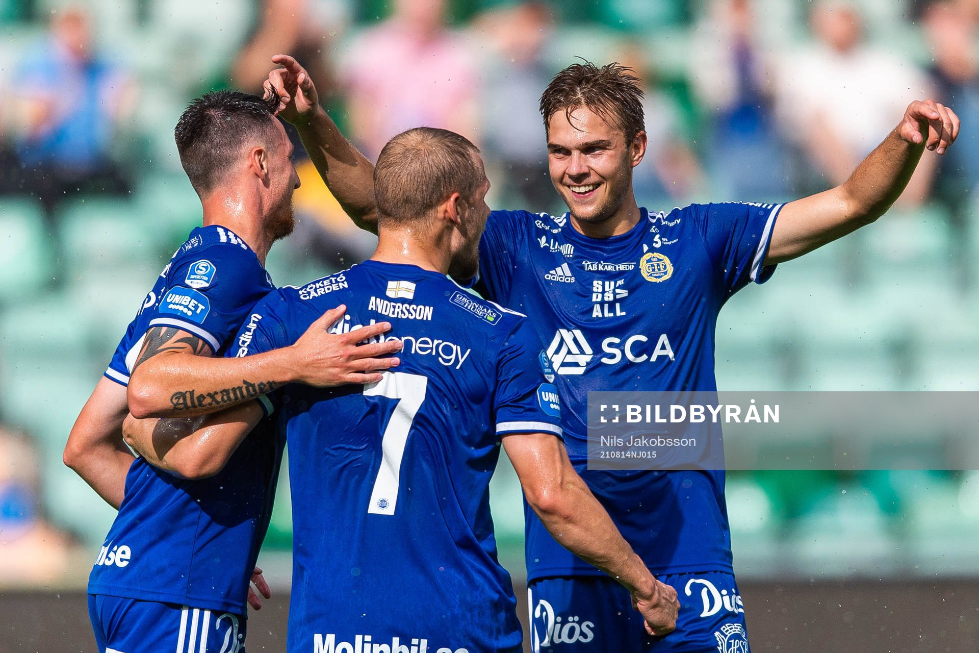 Sundsvalls Alexander Blomqvist jublar med Erik Andersson