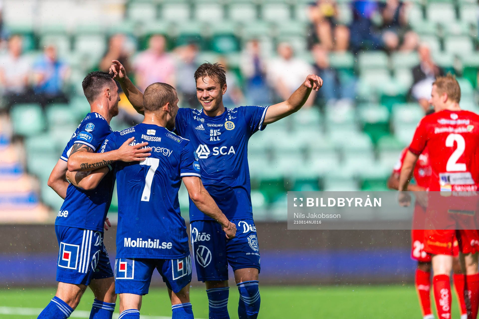 Sundsvalls Alexander Blomqvist jublar med Erik Andersson