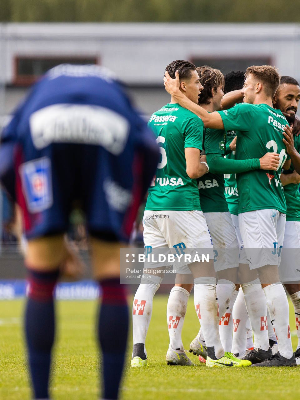 Jönköpings Robin Book jublar med lagkamrater