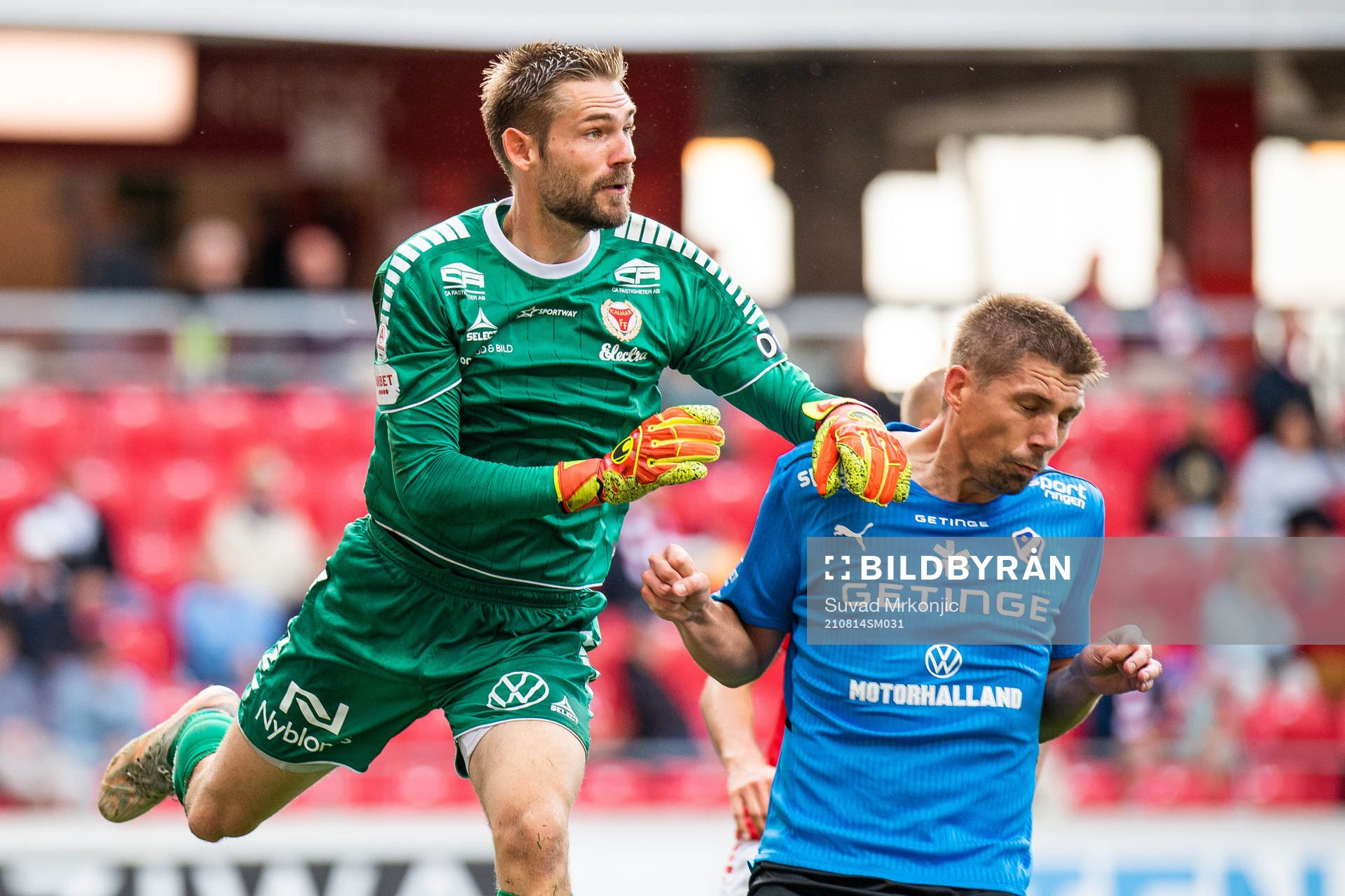 Kalmars målvakt Lucas Hägg Johansson och Halmstads Mikael