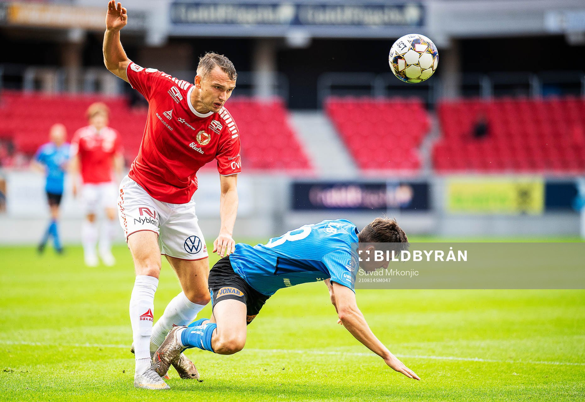 Kalmars Piotr Johansson och Halmstads Emil Tot Wikström