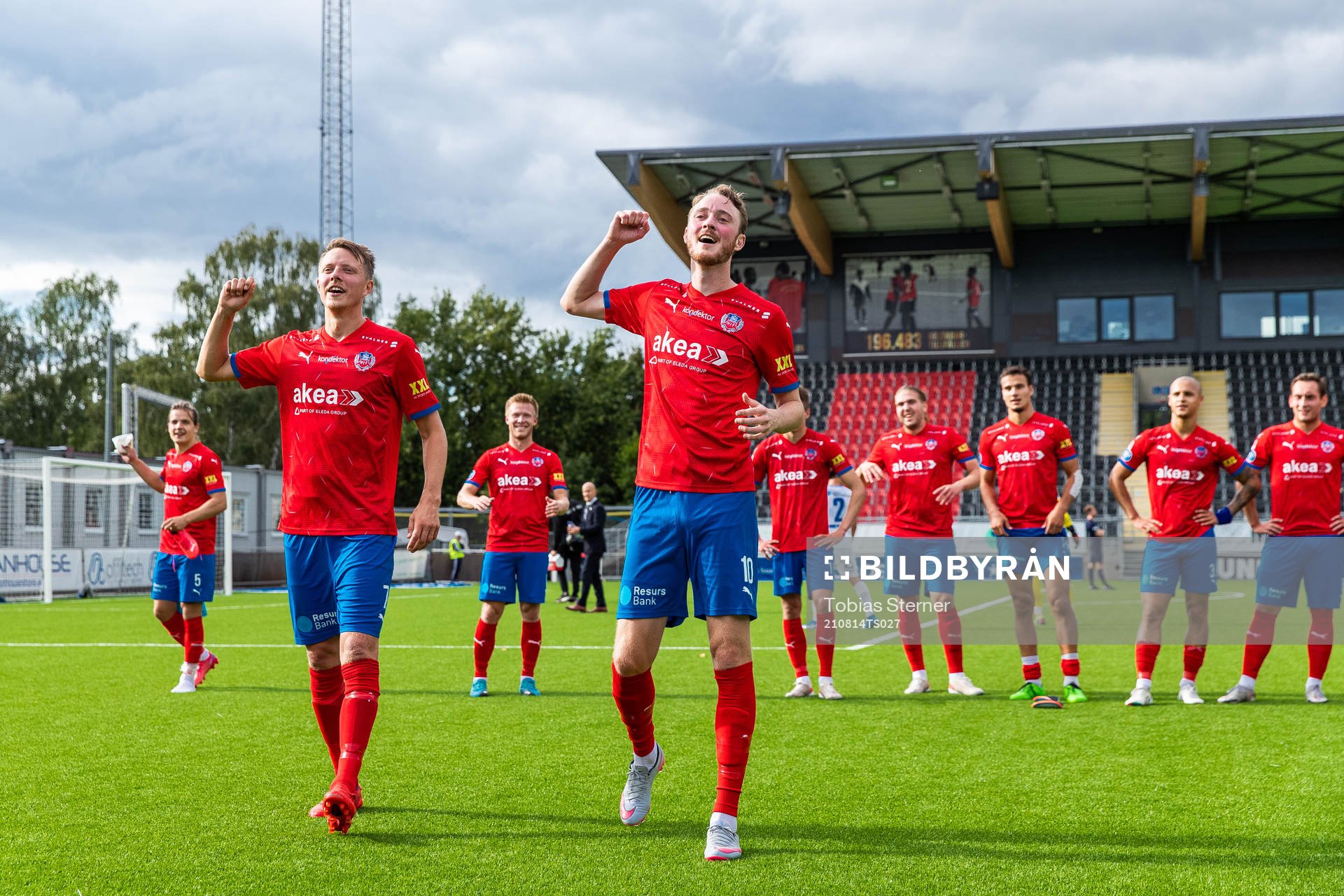 Helsingborgs Viktor Lundberg och Rasmus Jönsson jublar