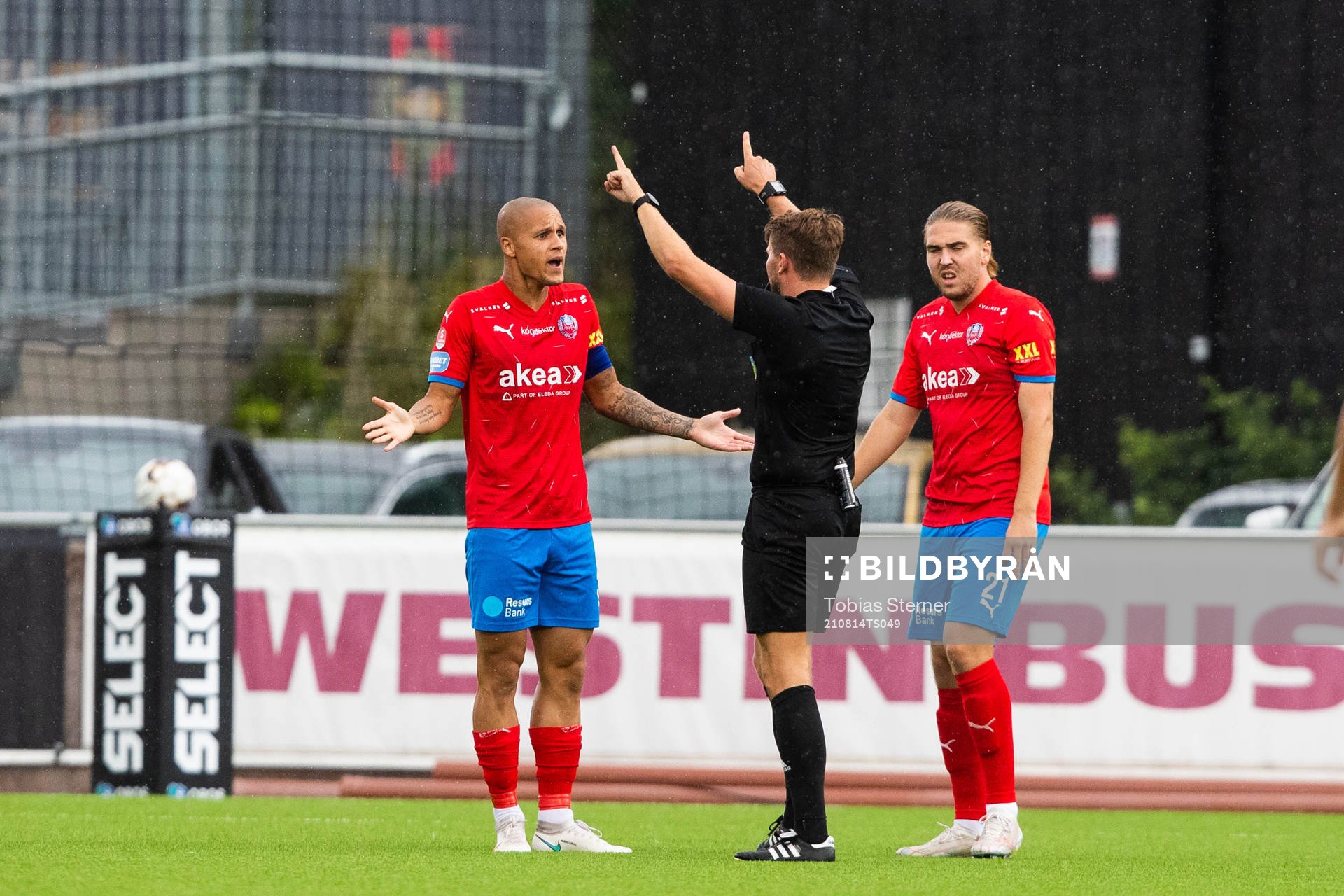 Domare Joakim Östling och Helsingborgs Anthony van