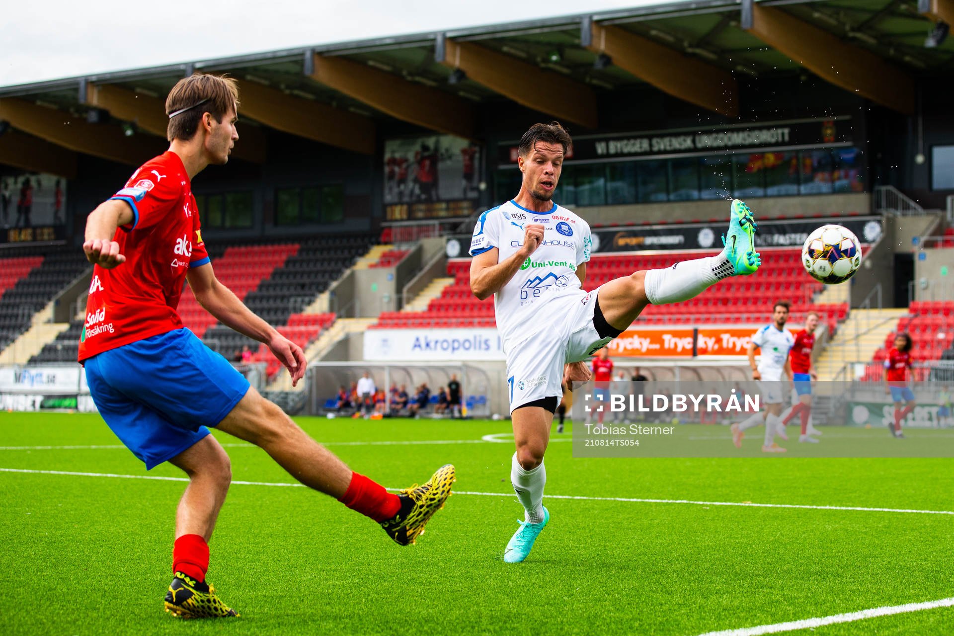 Helsingborgs Wilhelm Loeper och Akropolis Erik Figueroa