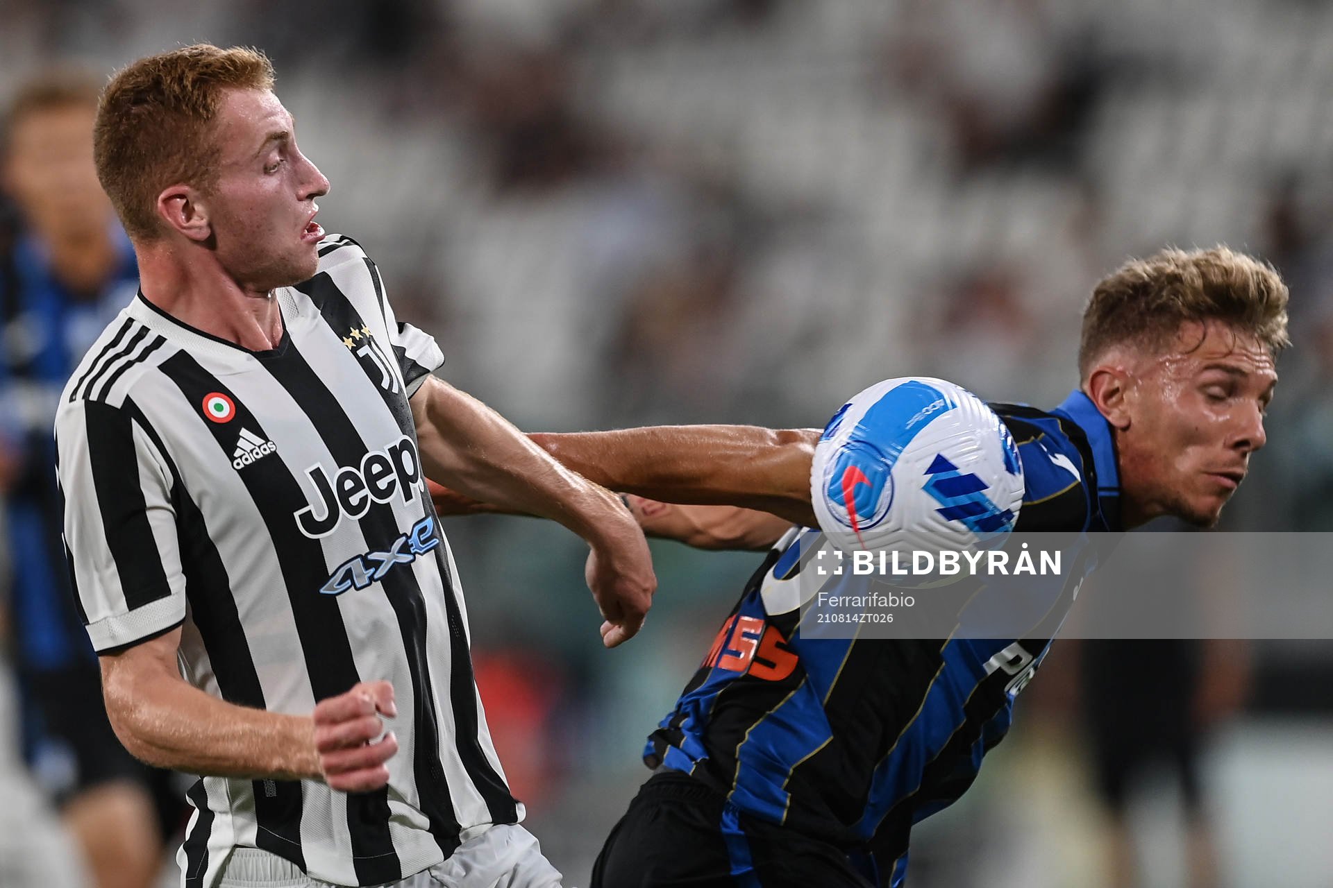 Juventus Dejan Kulusevski och Atalantas Matteo Lovato
