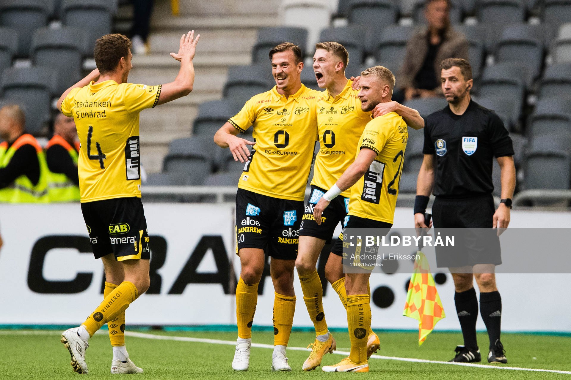 Elfsborgs Christopher McVey, Simon Olsson och Simon Strand jublar tillsammans med Alexander Bernhadsson som gjort 0-2 för Elfsborg under fotbollsmatchen i Allsvenskan mellan Hammarby och Elfsborg den 15 augusti 2021 i Stockholm.