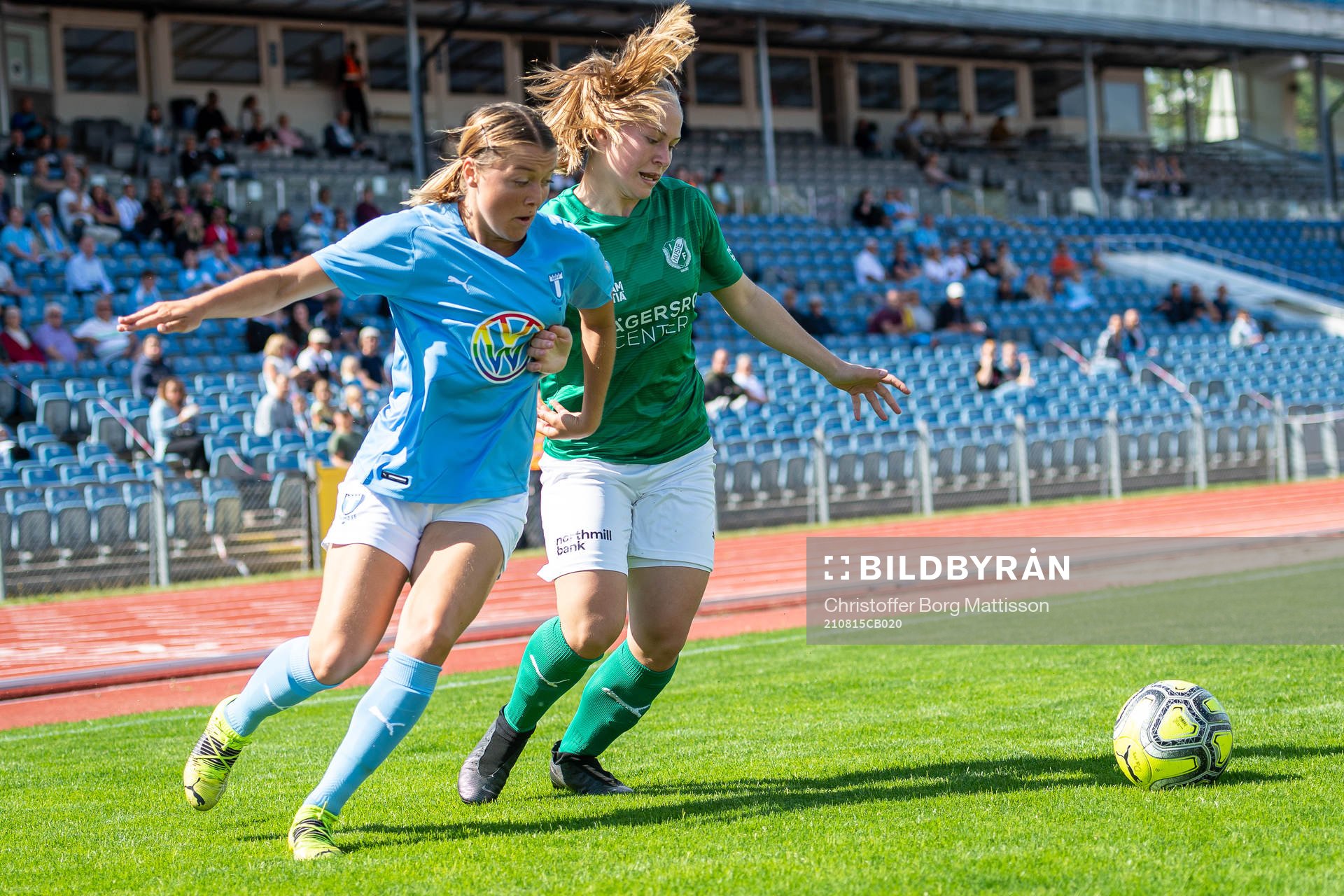 Malmö FFs Elvira Ramel mot Husies Emelie Borg
