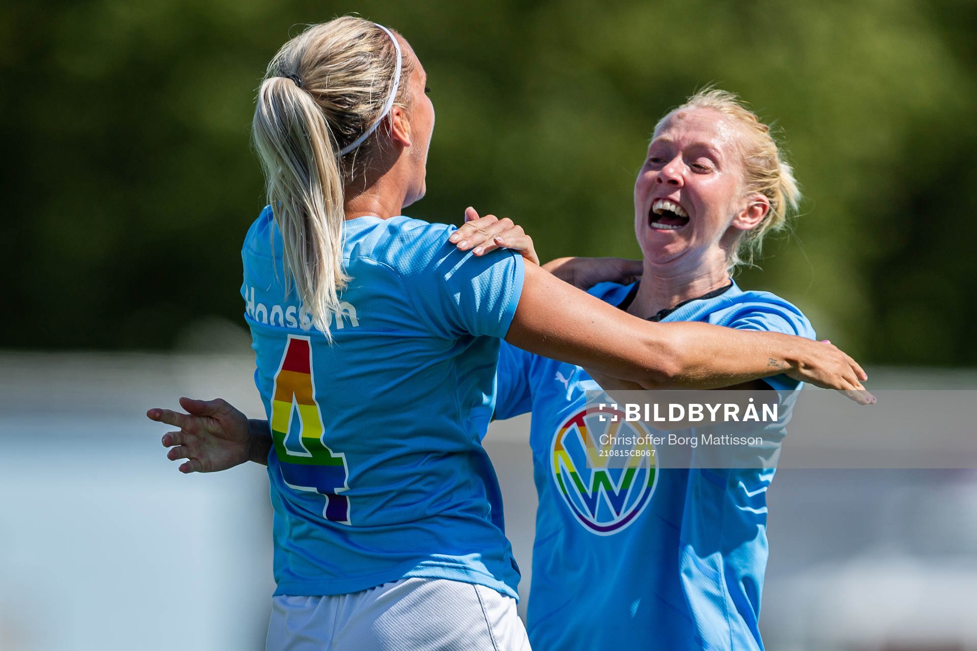Malmö FFs Ida Hansson och Stina Stadig jublar