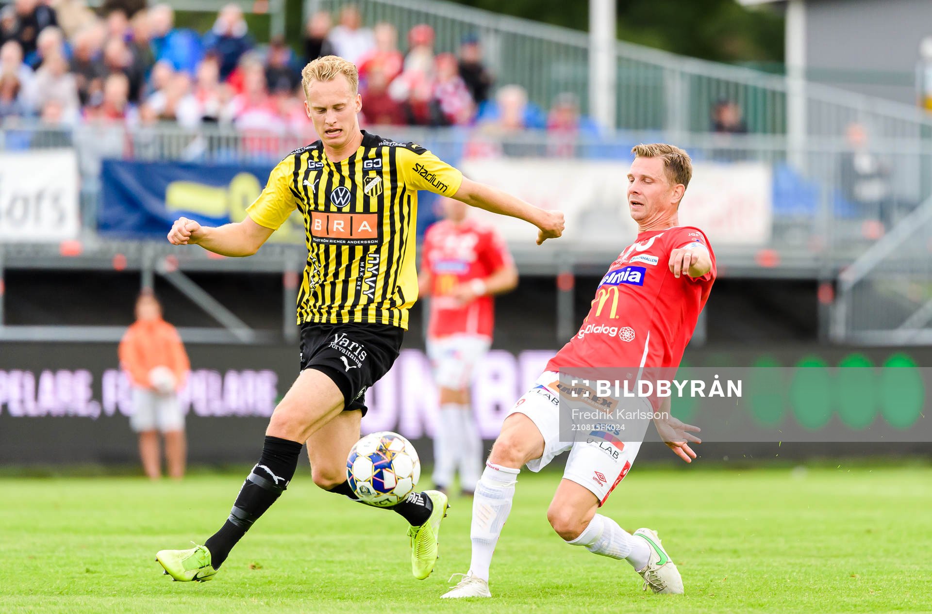 Häckens Gustav Berggren och Degerfors Johan Bertilsson