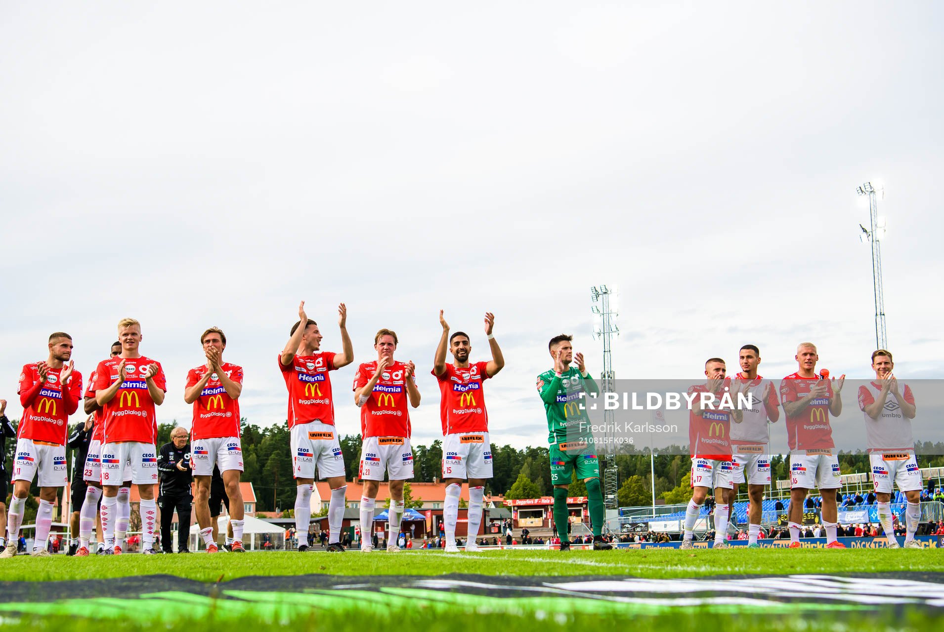 Degerfors spelare jublar