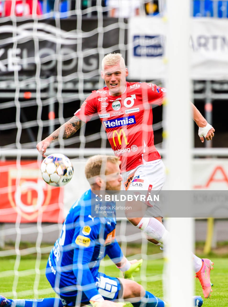 Häckens målvakt Peter Abrahamsson och Degerfors Victor
