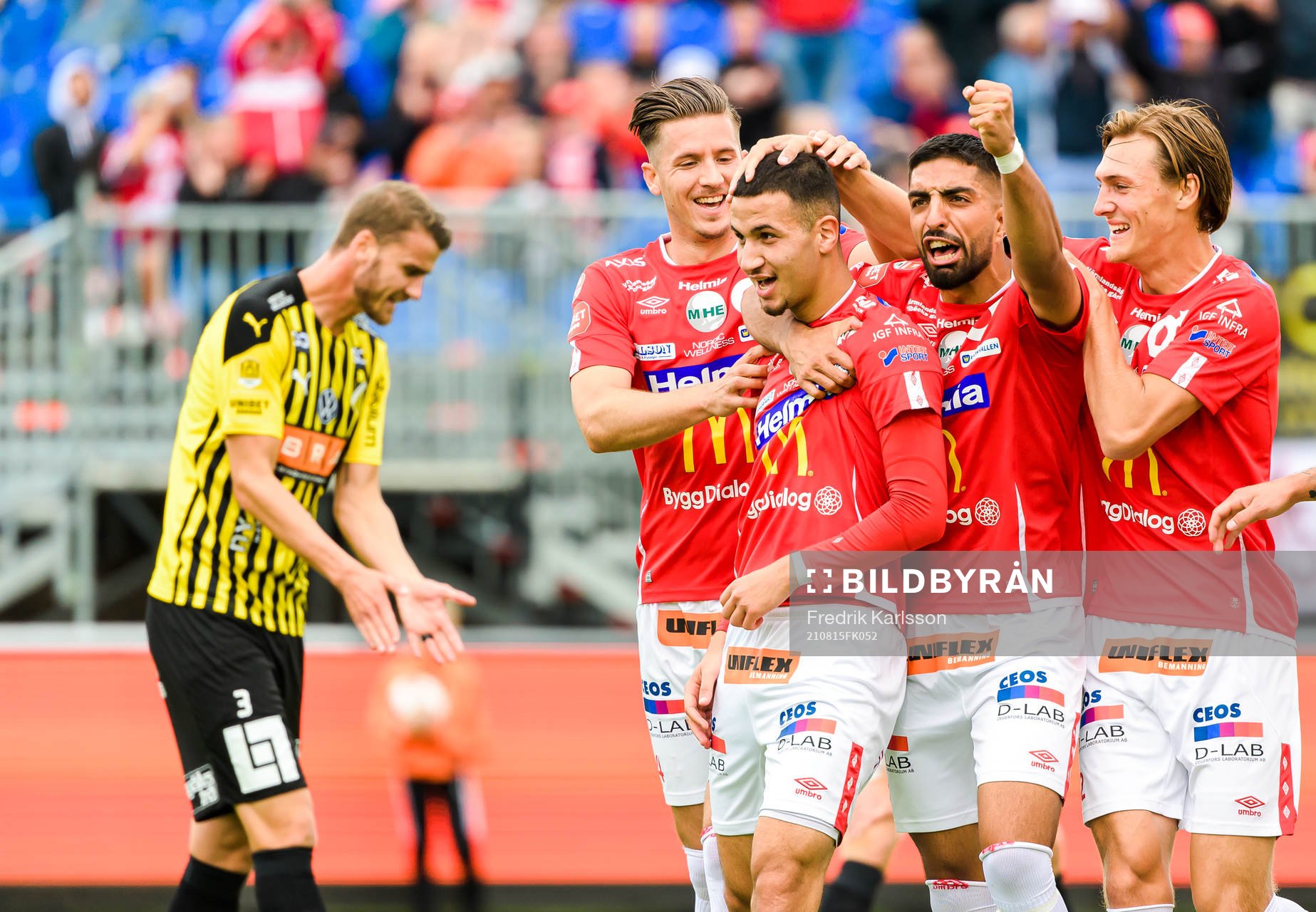 Degerfors Abdelrahman Saidi jublar med lagkamrater