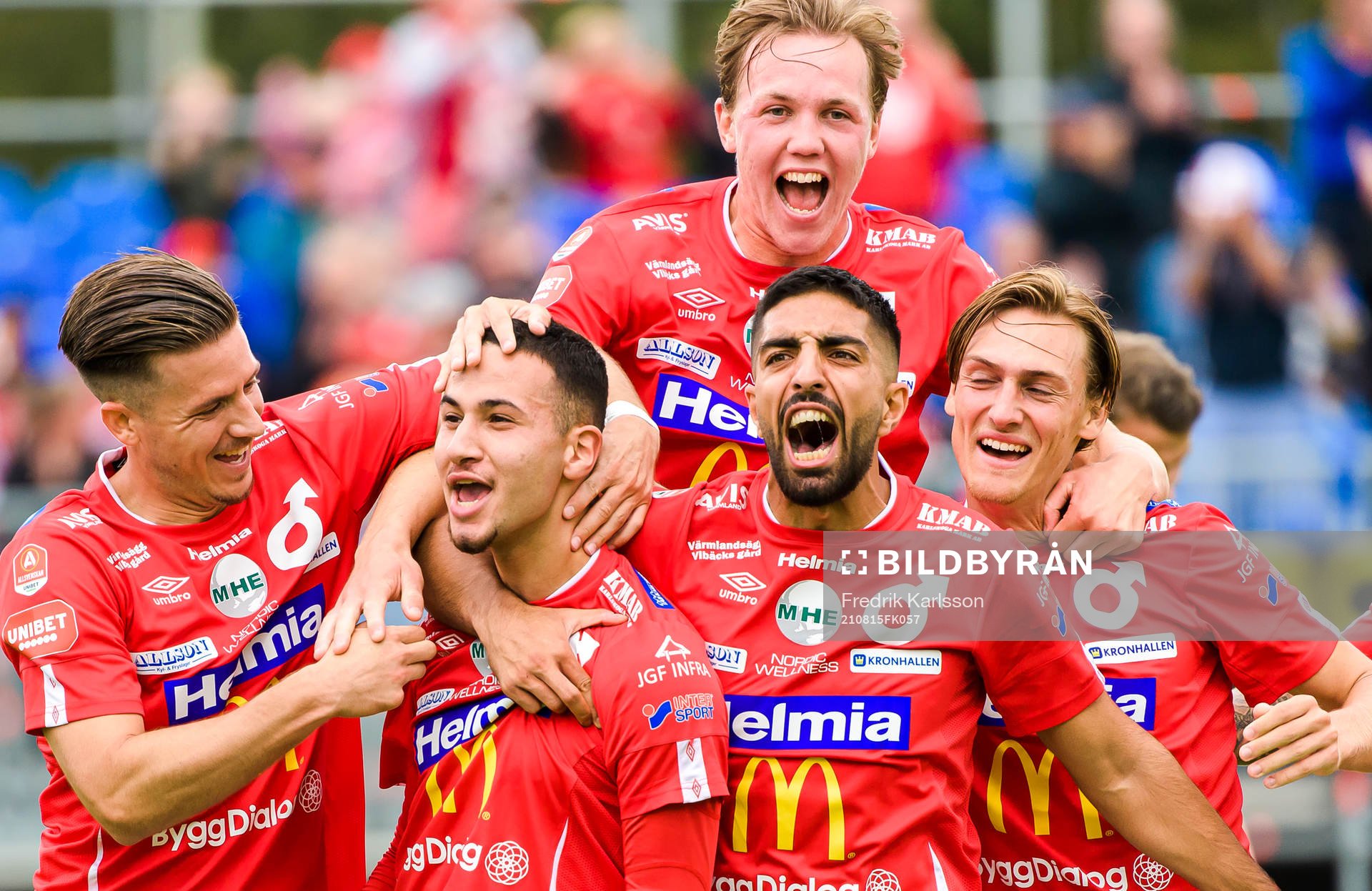 Degerfors Abdelrahman Saidi jublar med lagkamrater