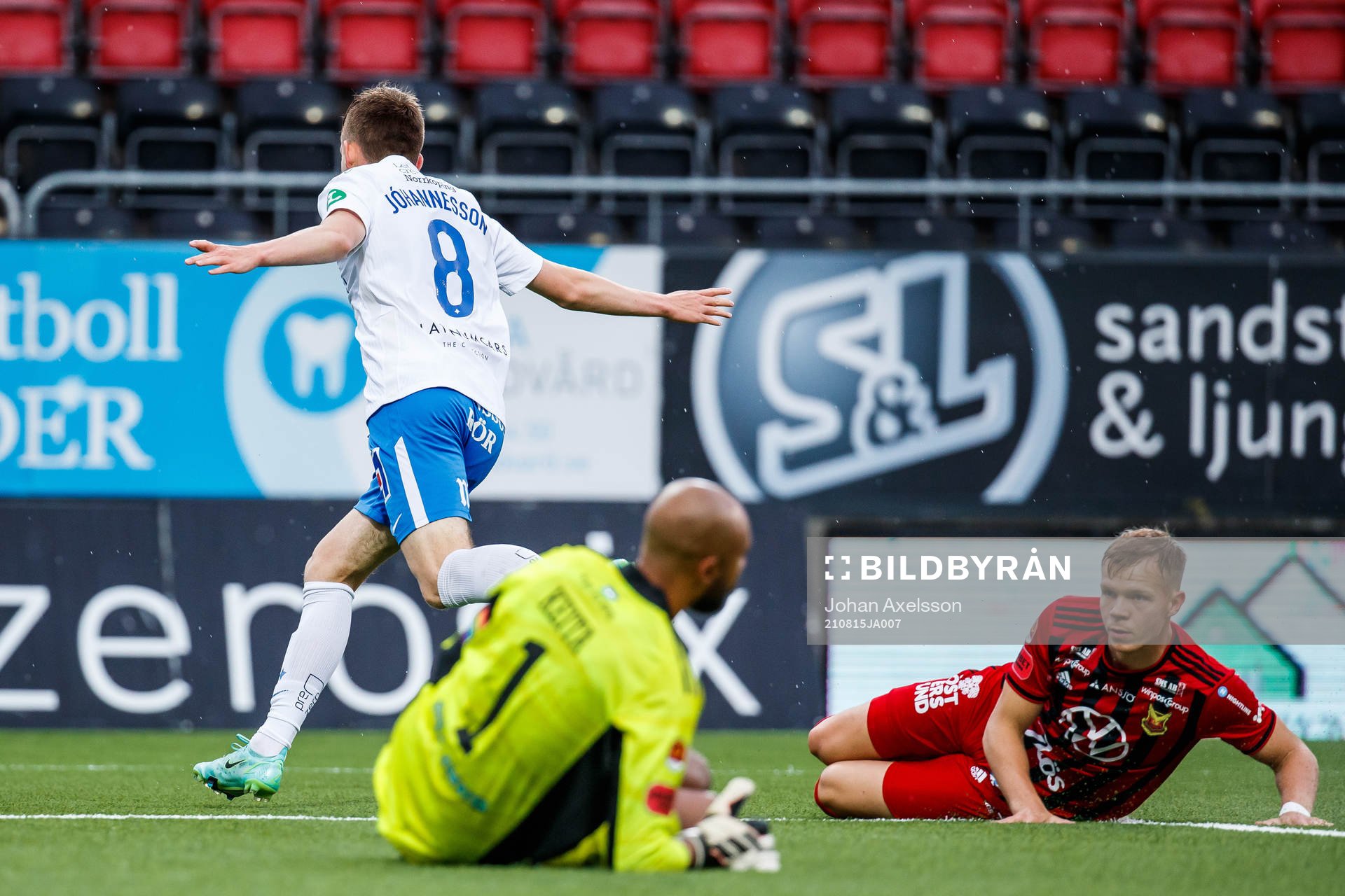 IFK Norrköpings Isak Bergmann Johannesson jublar