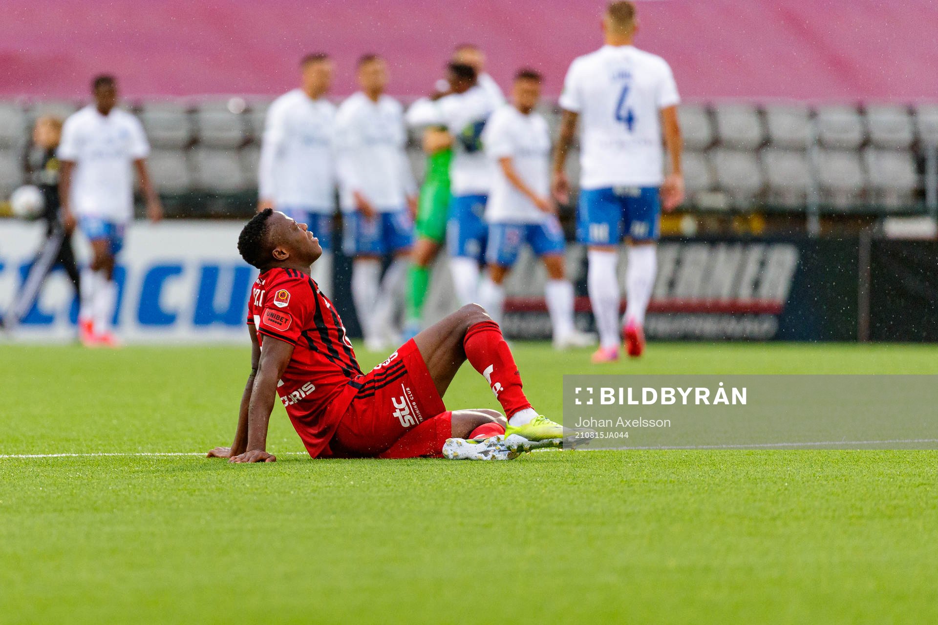Östersunds Patrick Kpozo deppar