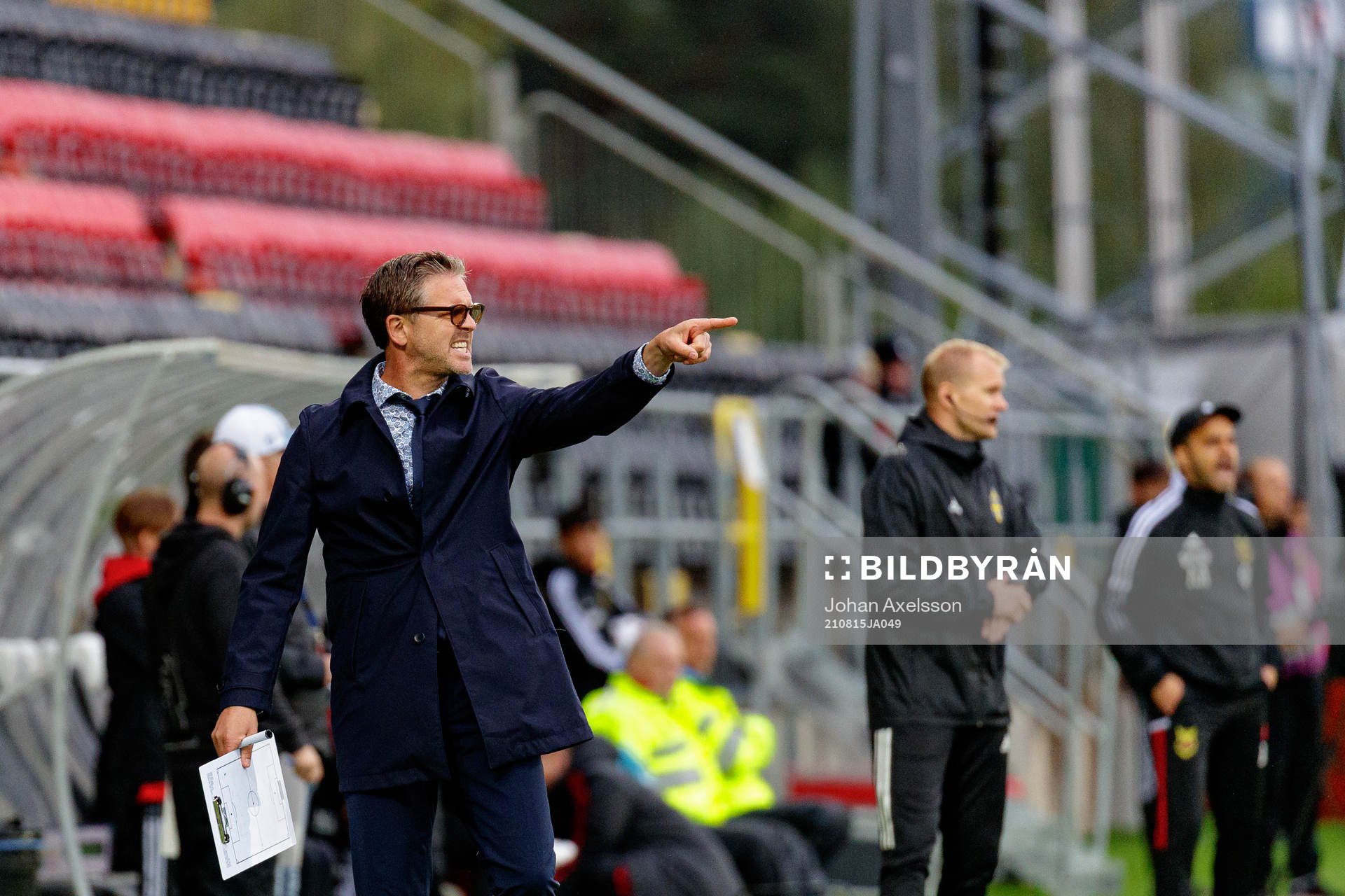 IFK Norrköpings tränare Rikard Norling  reagerar