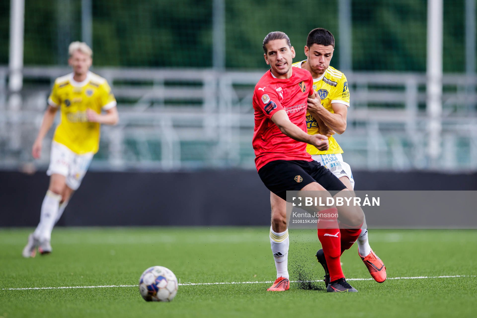 Vasalunds Nikola Vasic och Falkenbergs Samuel Adrian