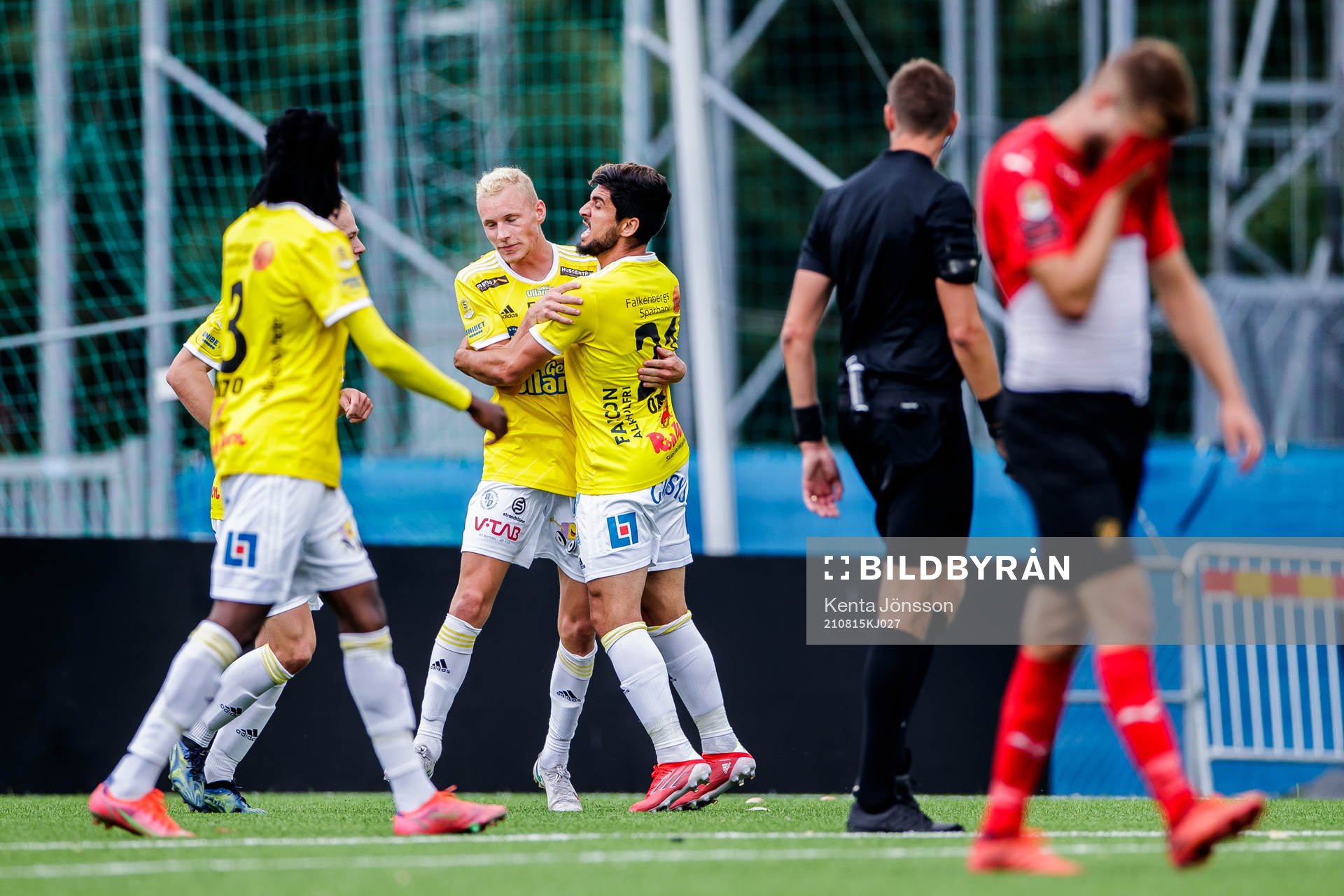 Falkenbergs Adam Bergmark Wiberg jublar