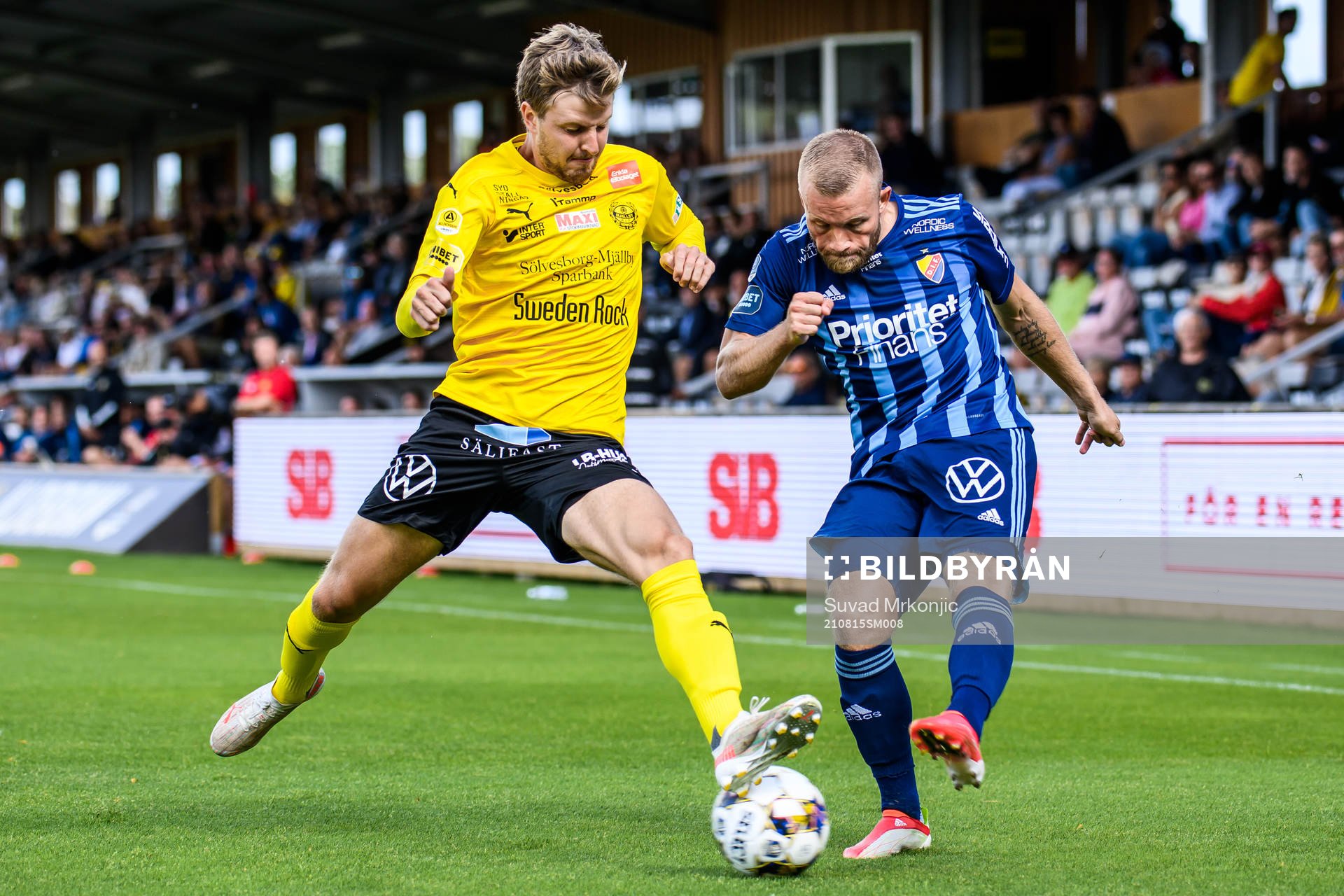 Mjällbys Joel Nilsson och Djurgårdens Nicklas Bärkroth