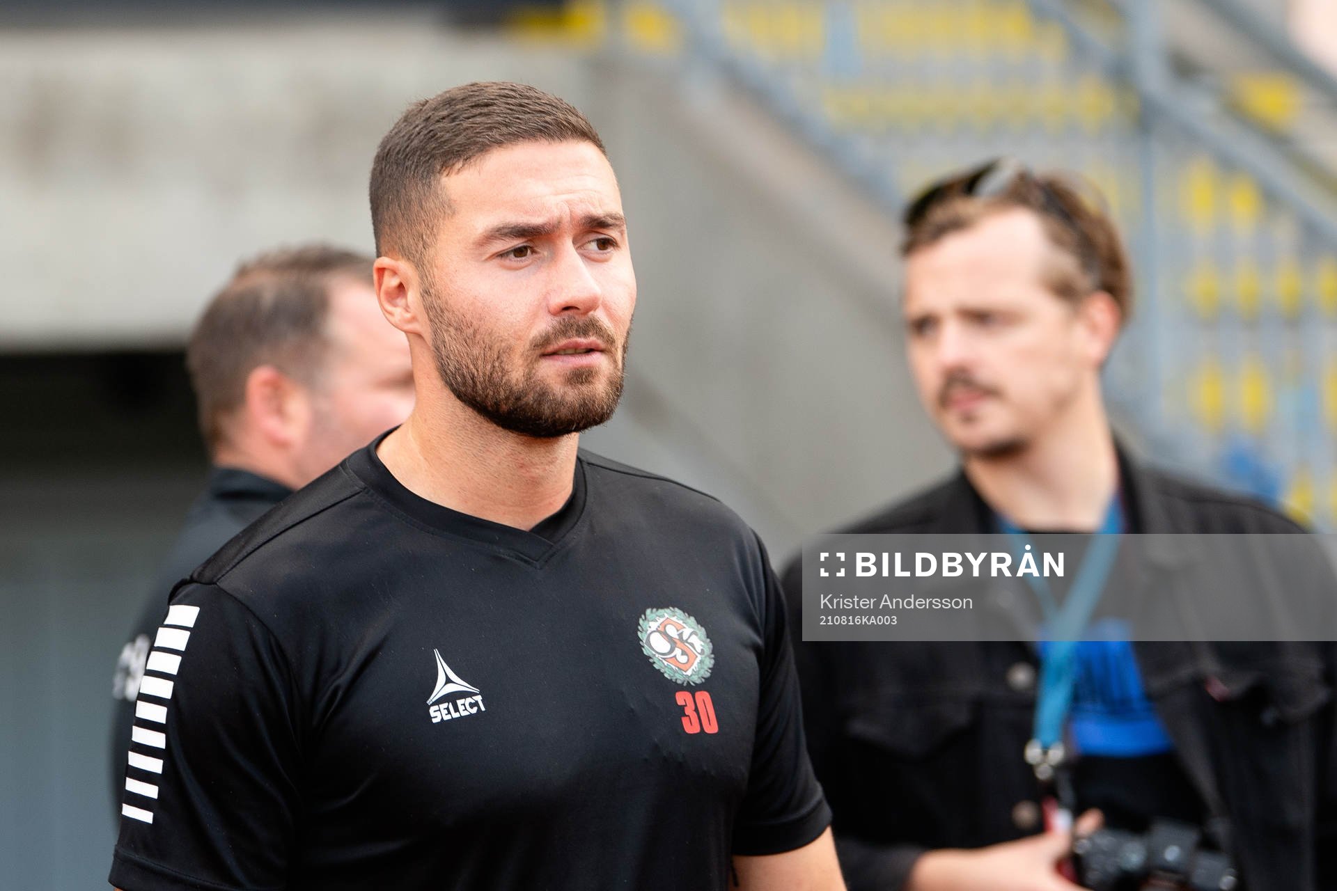 Örebros målvakt Mergim Krasniqi före fotbollsmatchen i