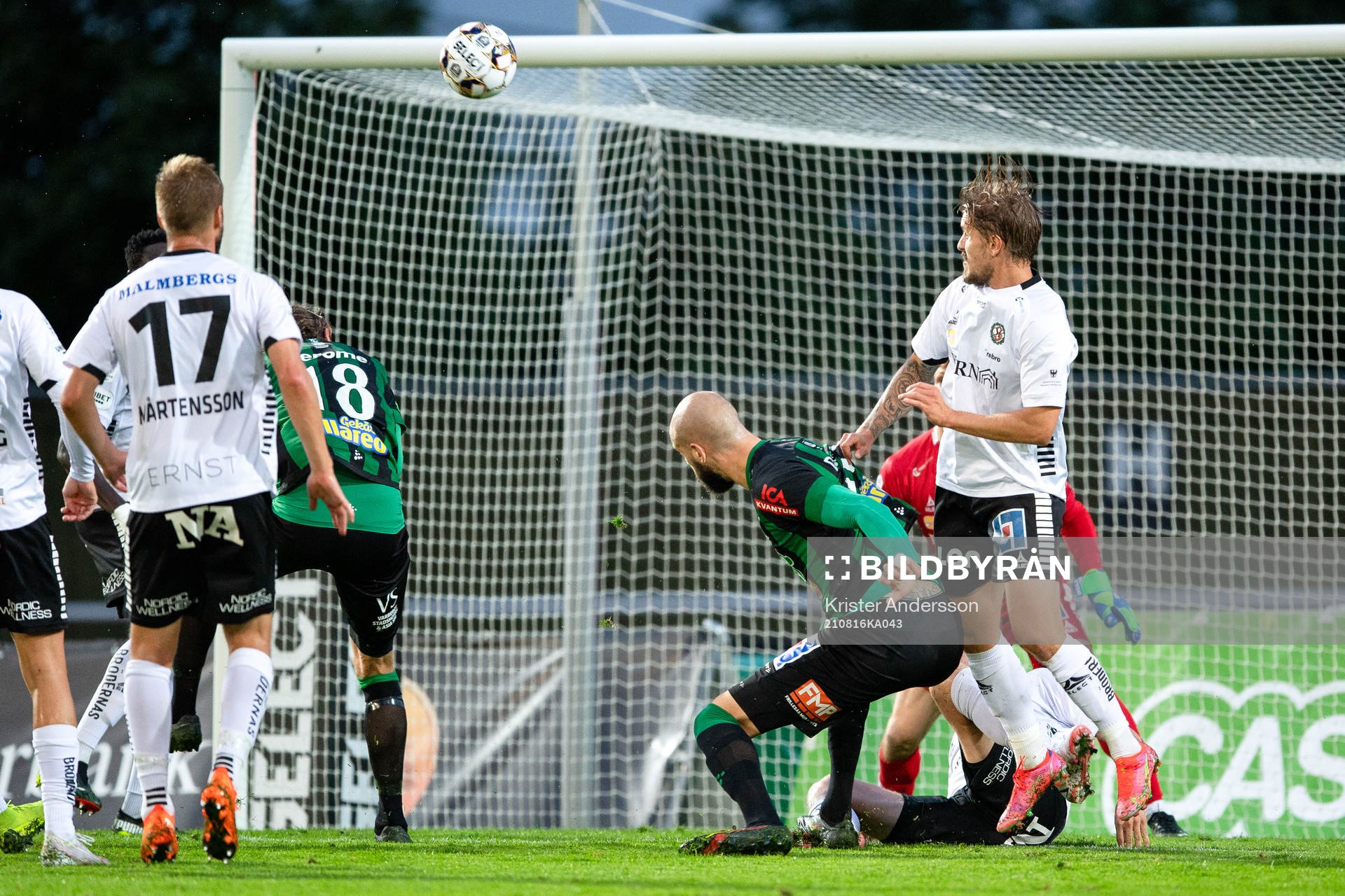 Varbergs Robin Simovic nickar in 1-0