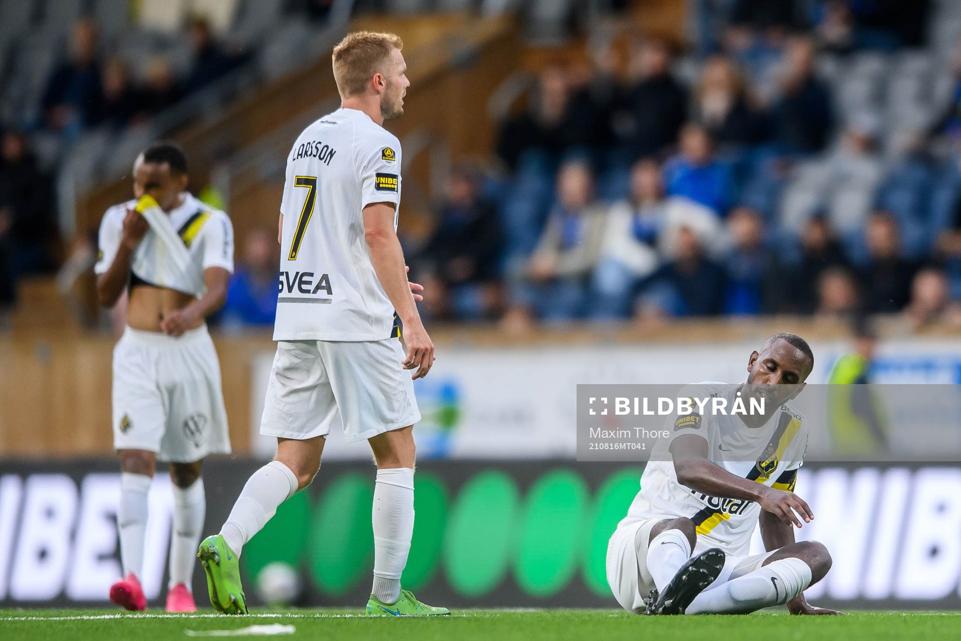 s Sebastian Larsson och Henok Goitom deppar