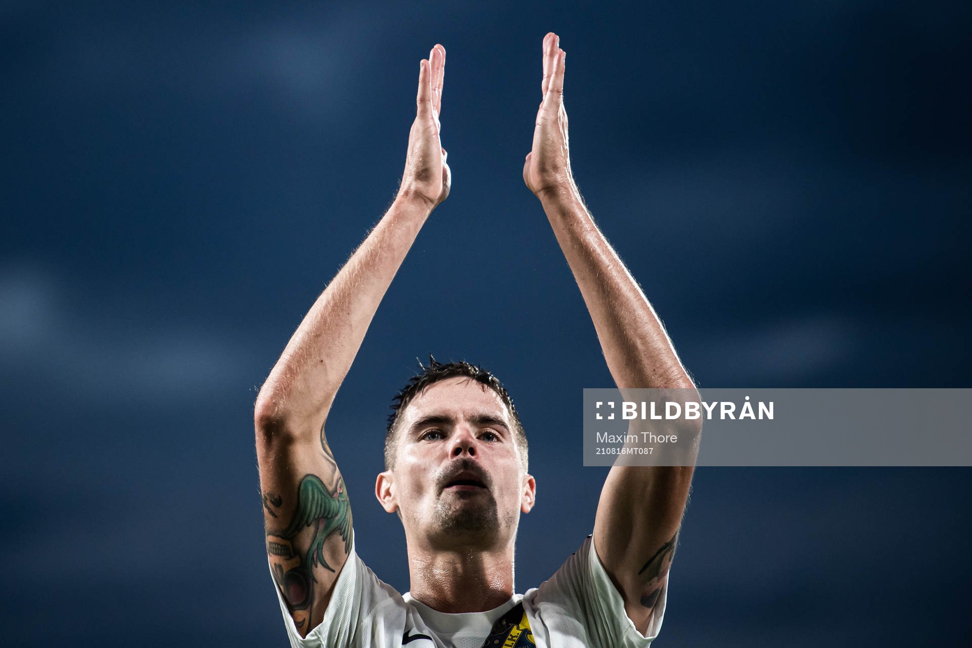 s Mikael Lustig jublar