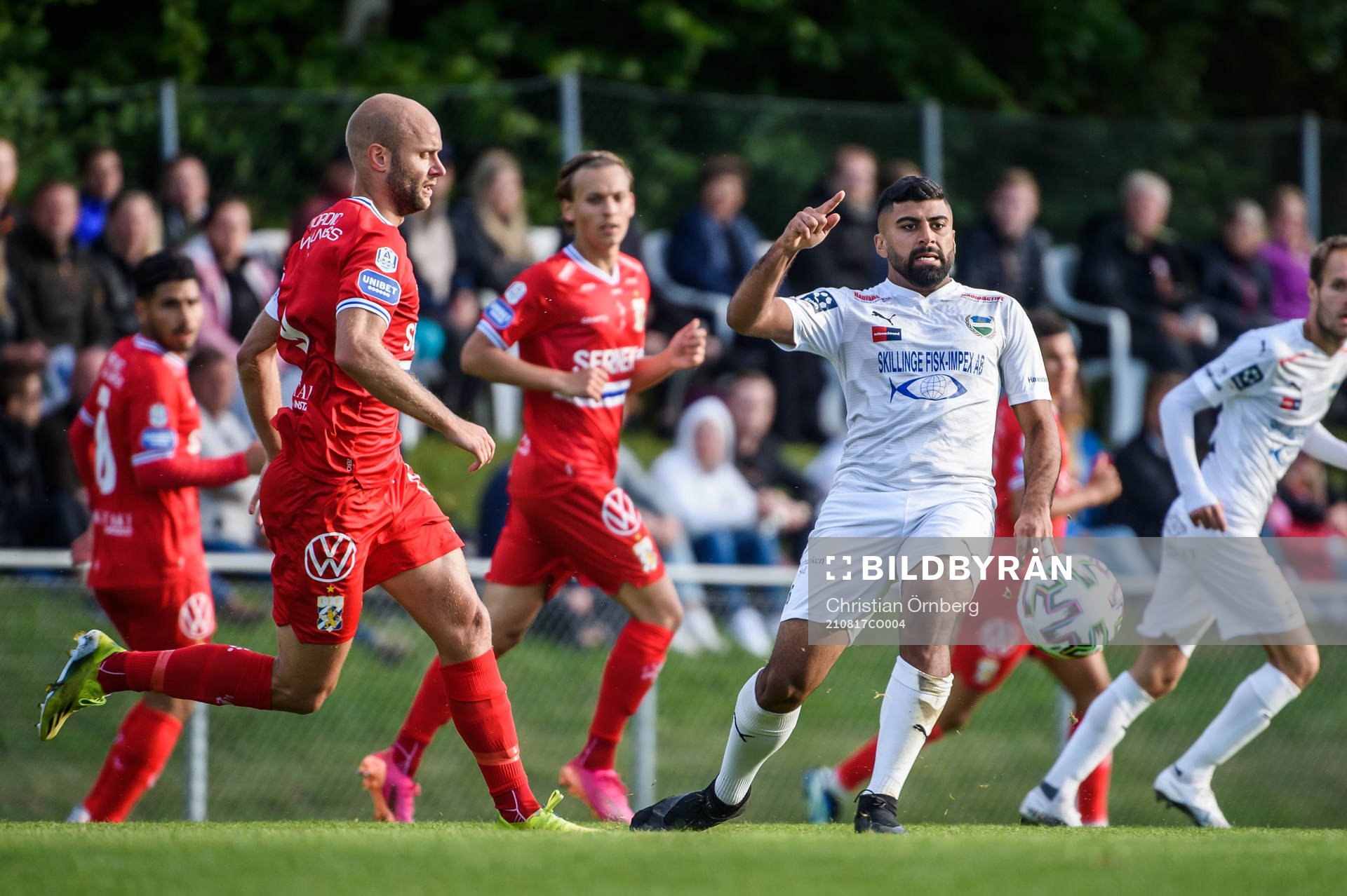 IFK Göteborgs Hosam Aiesh och Österlens Bassam Ahmad