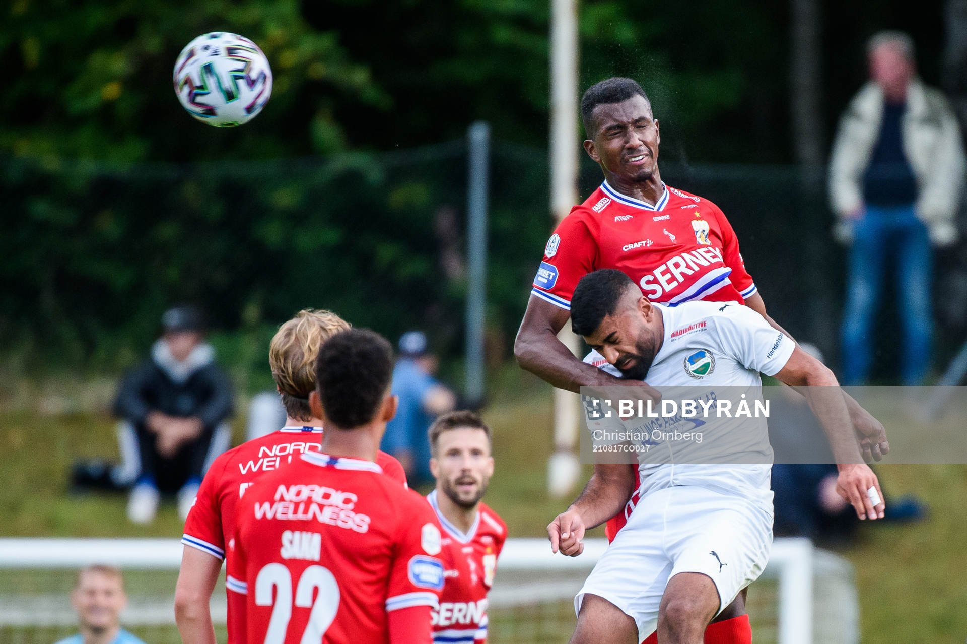 IFK Göteborgs Bernardo Vilar och Österlens Bassam Ahmad