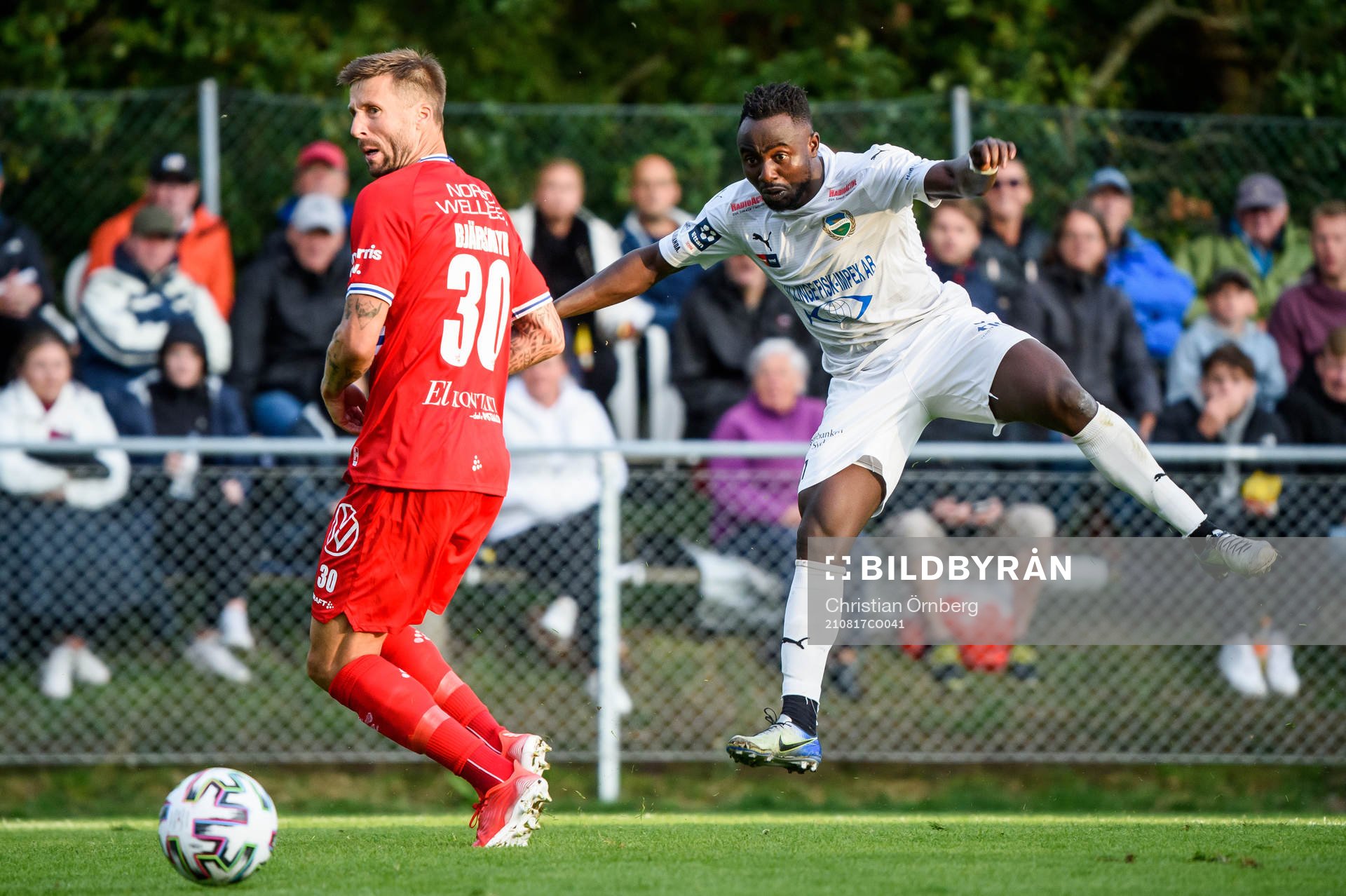 Österlens Edafe Egbedi och IFK Göteborgs Mattias Bjärsmyr