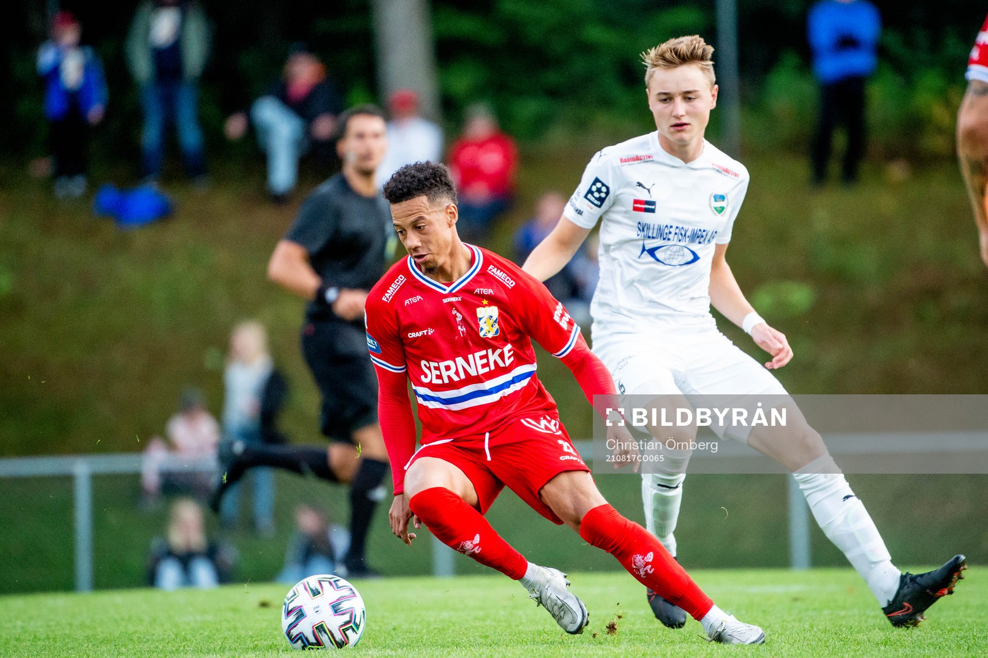 IFK Göteborgs Tobias Sana mot Österlens Albin Önneflod