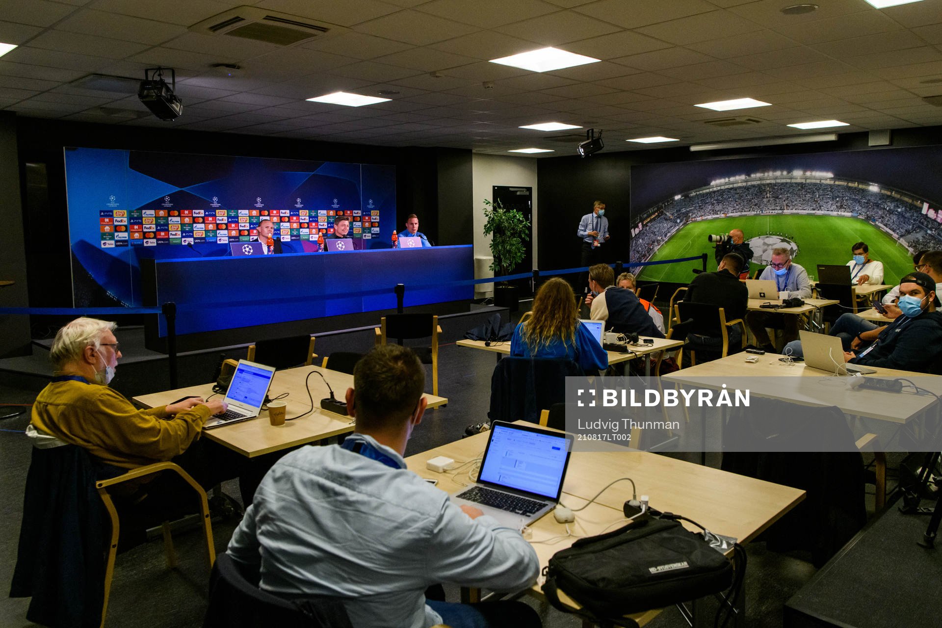 Press listen to Jon Dahl Tomasson, head coach and Niklas