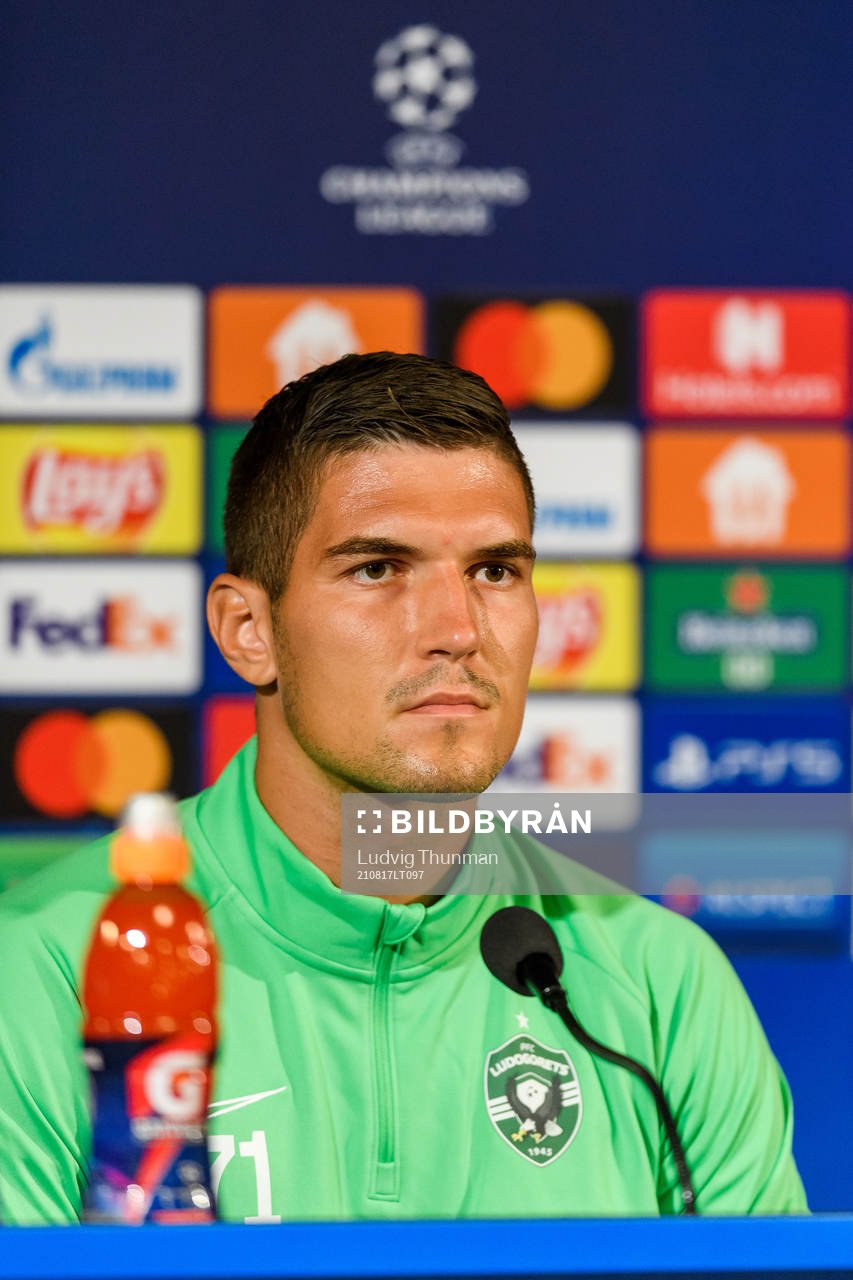 Goalkeeper Kristian Kahlina