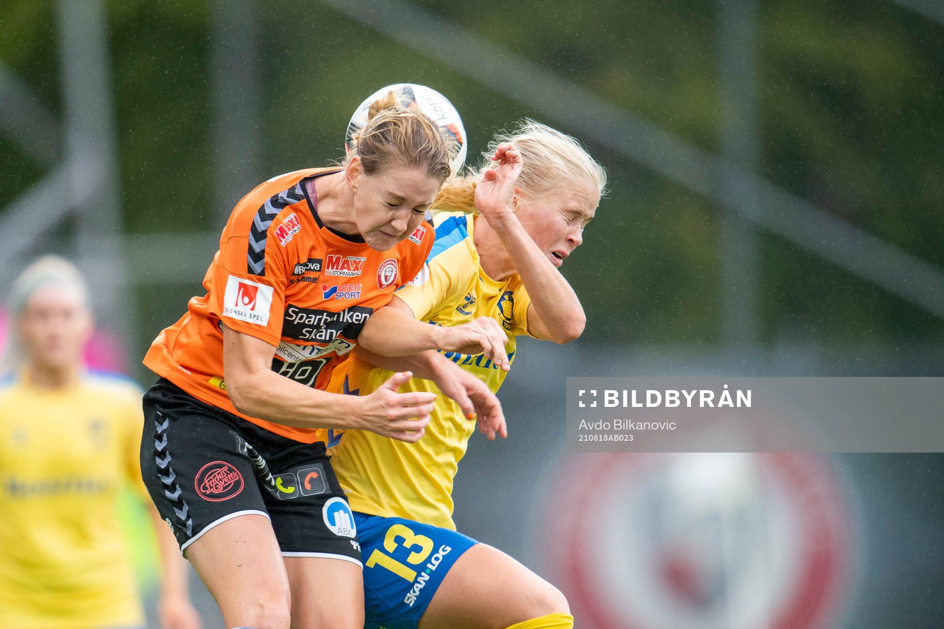 Kristianstads Mia Carlsson and Bröndbys Katrine Winnem