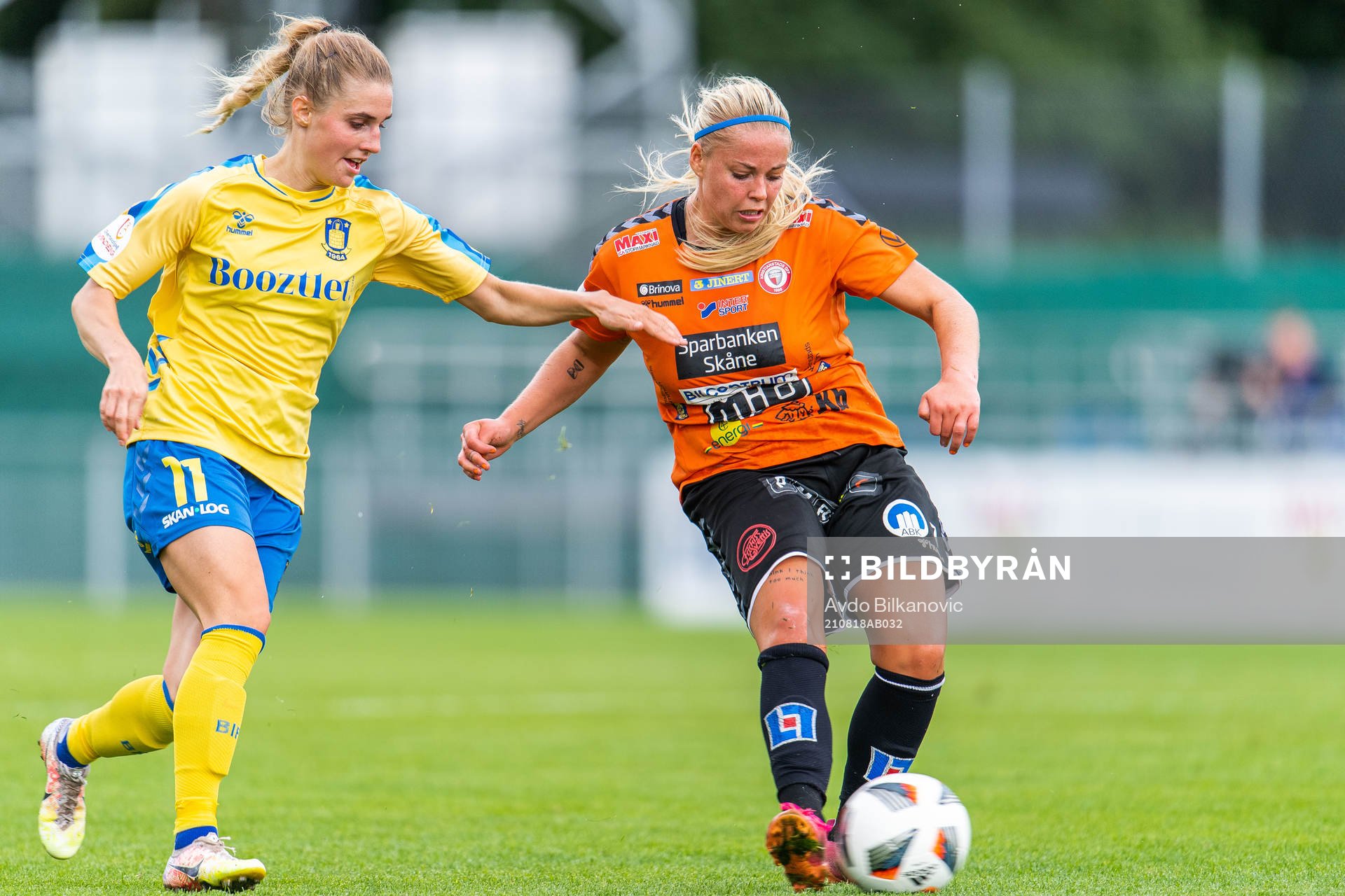 Cecilie Buchberg of Bröndby and Therese Sessy Åsland of