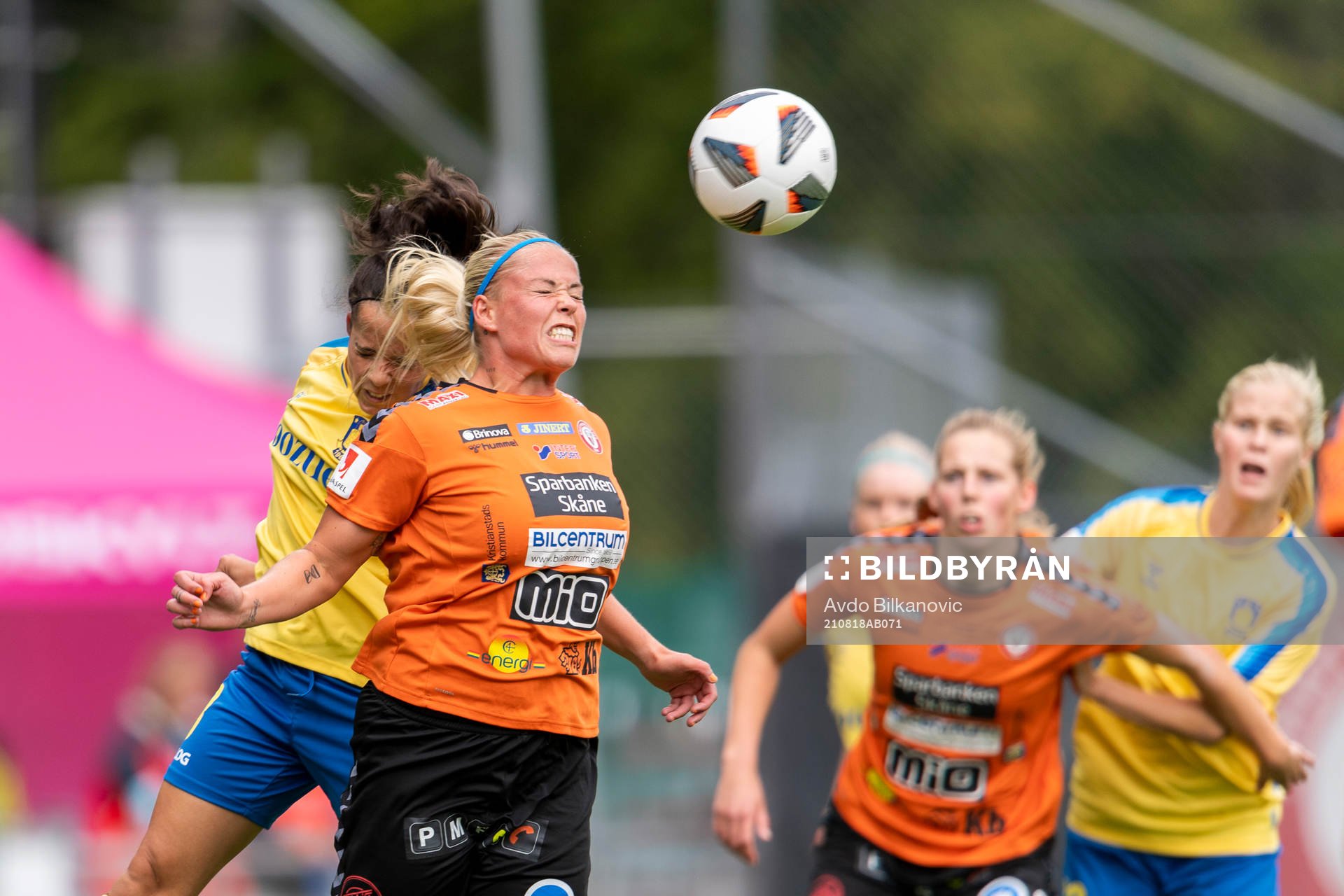 Therese Sessy Åsland of Kristianstad and Samara Ortiz Cruz