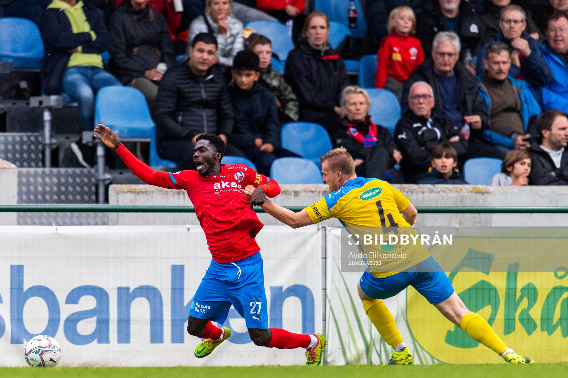 Helsingborgs Benjamin Acquah och Eskilsminnes Victor