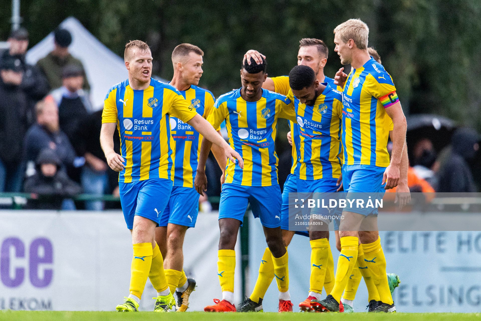 Eskilsminnes Josef Getachew jublar med lagkamrater