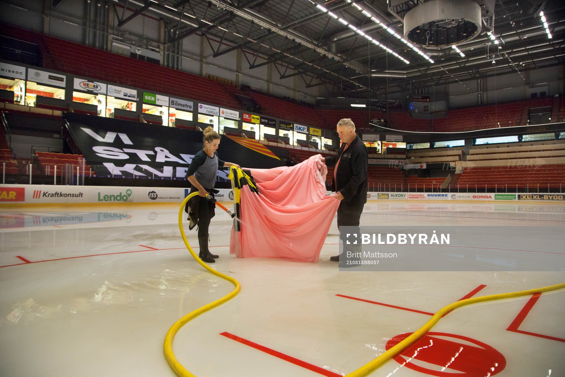 Personal från Brynäs arbetar på