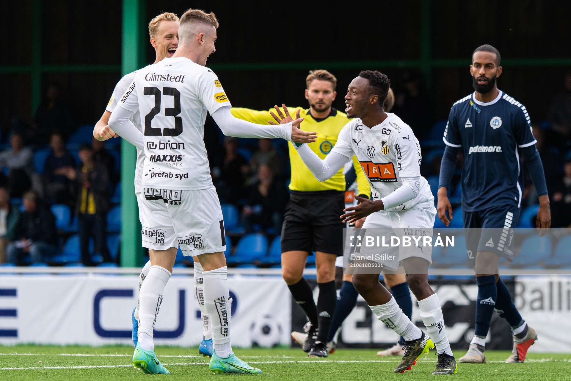 Häckens Benie Adama Traore jublar